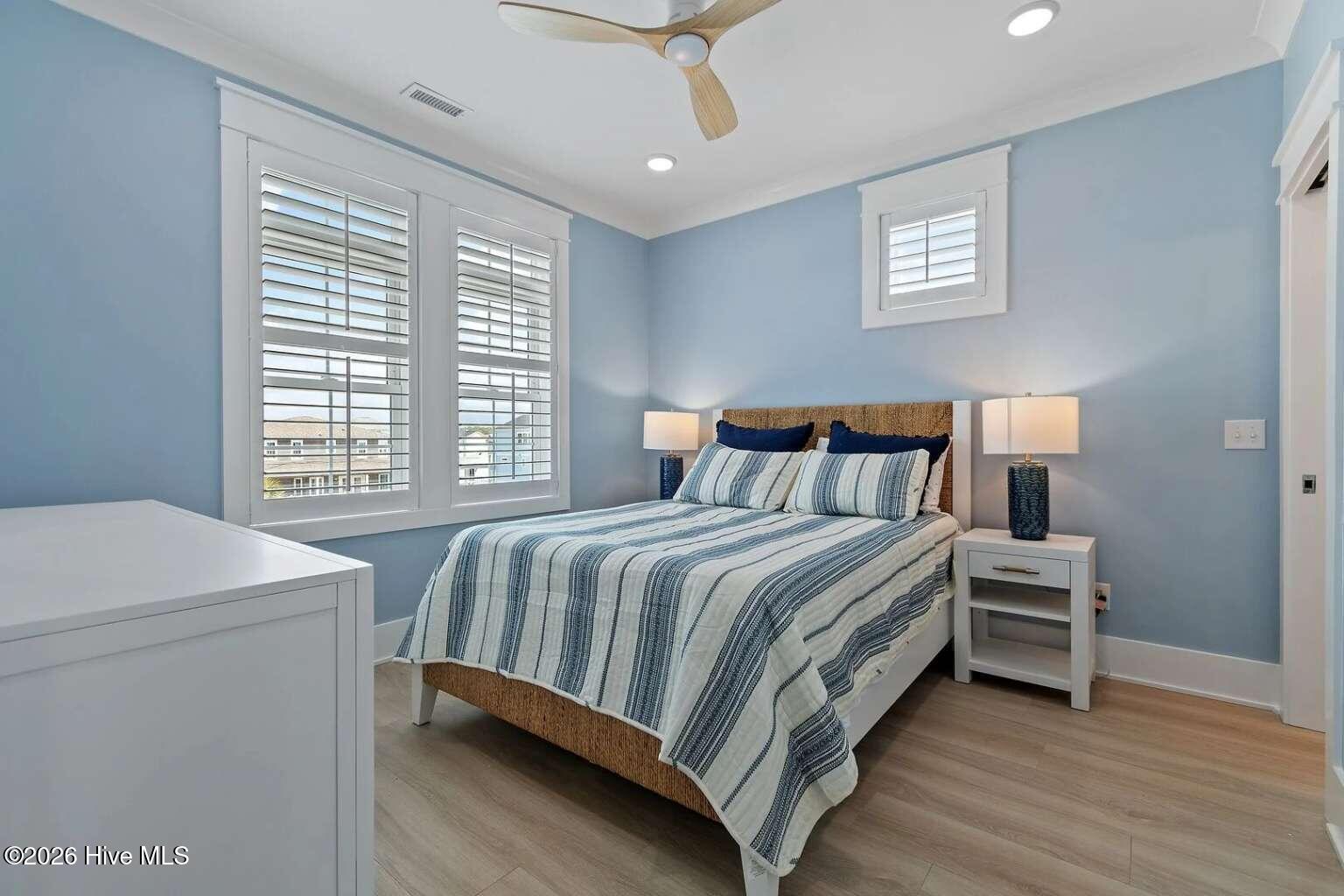 100551212 | Photo 23