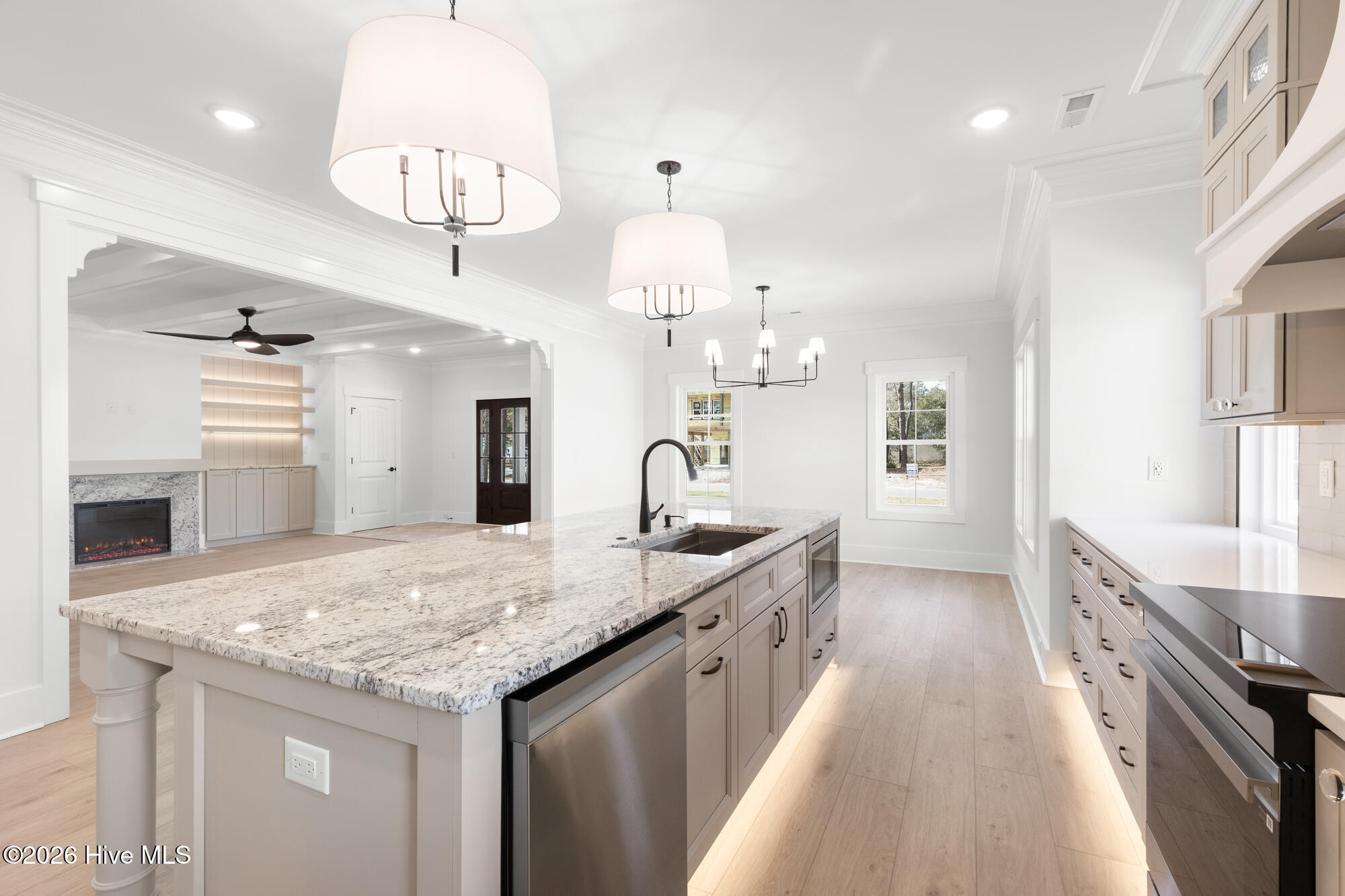 100516675 | Photo 29