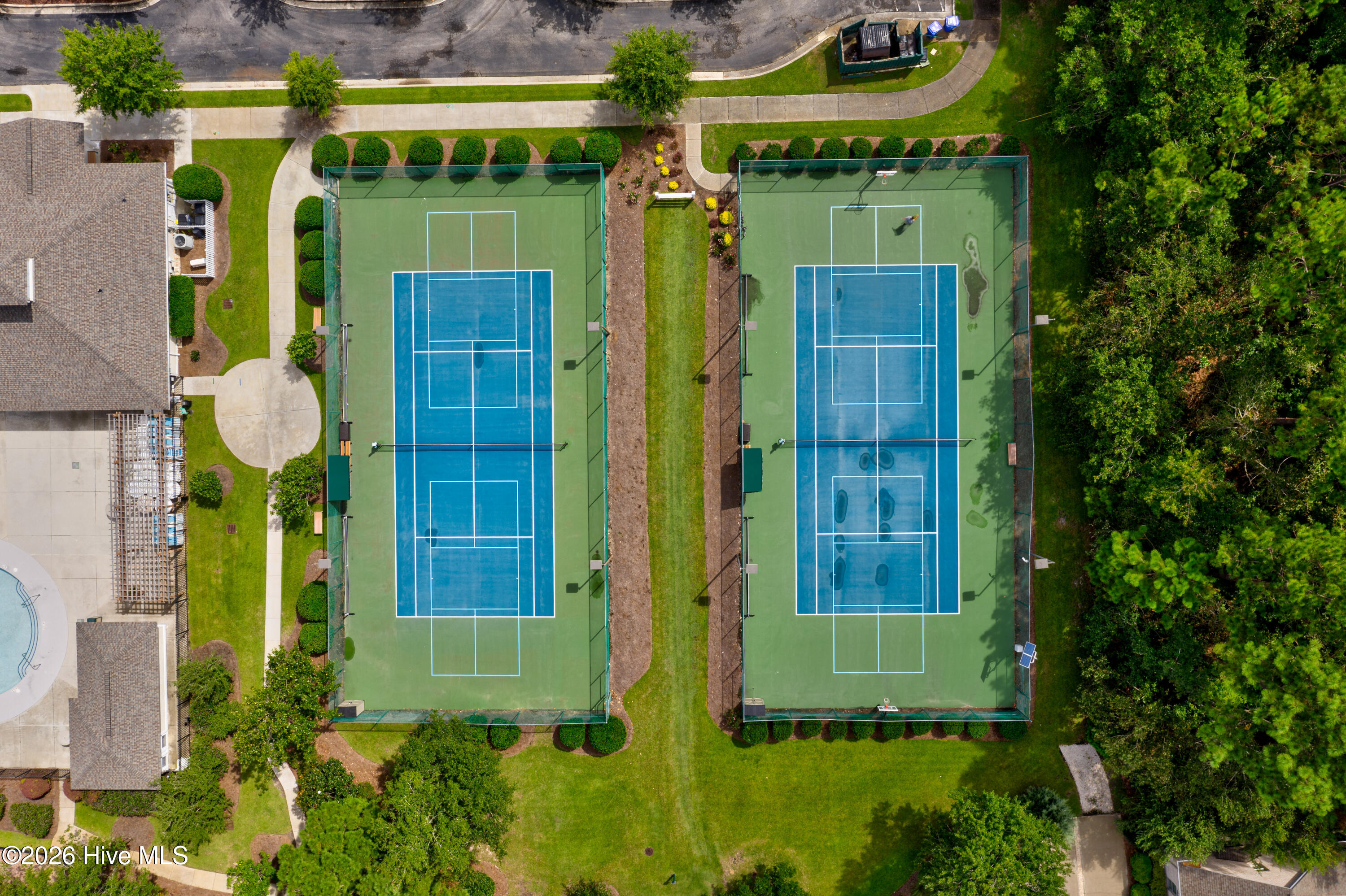 100547187 | Photo 43