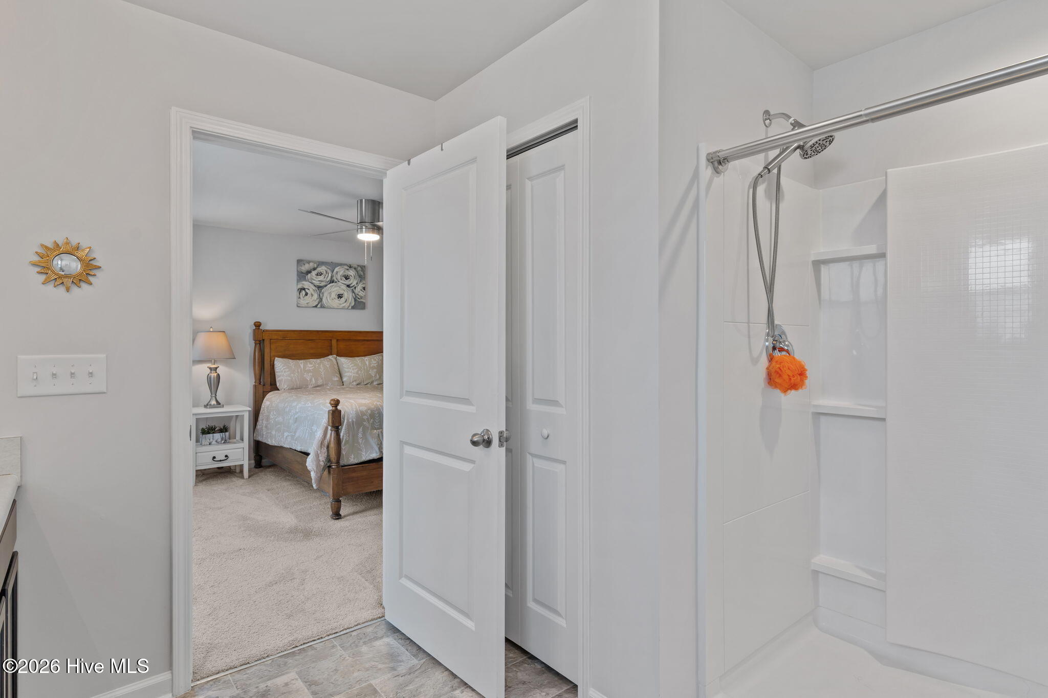 100564485 | Photo 25