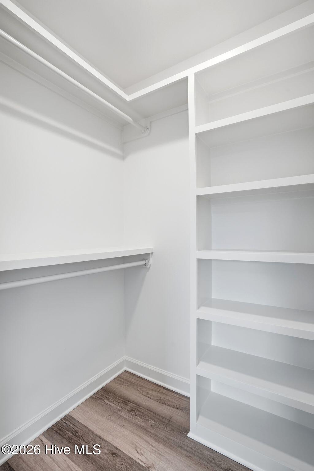 100557093 | Photo 50