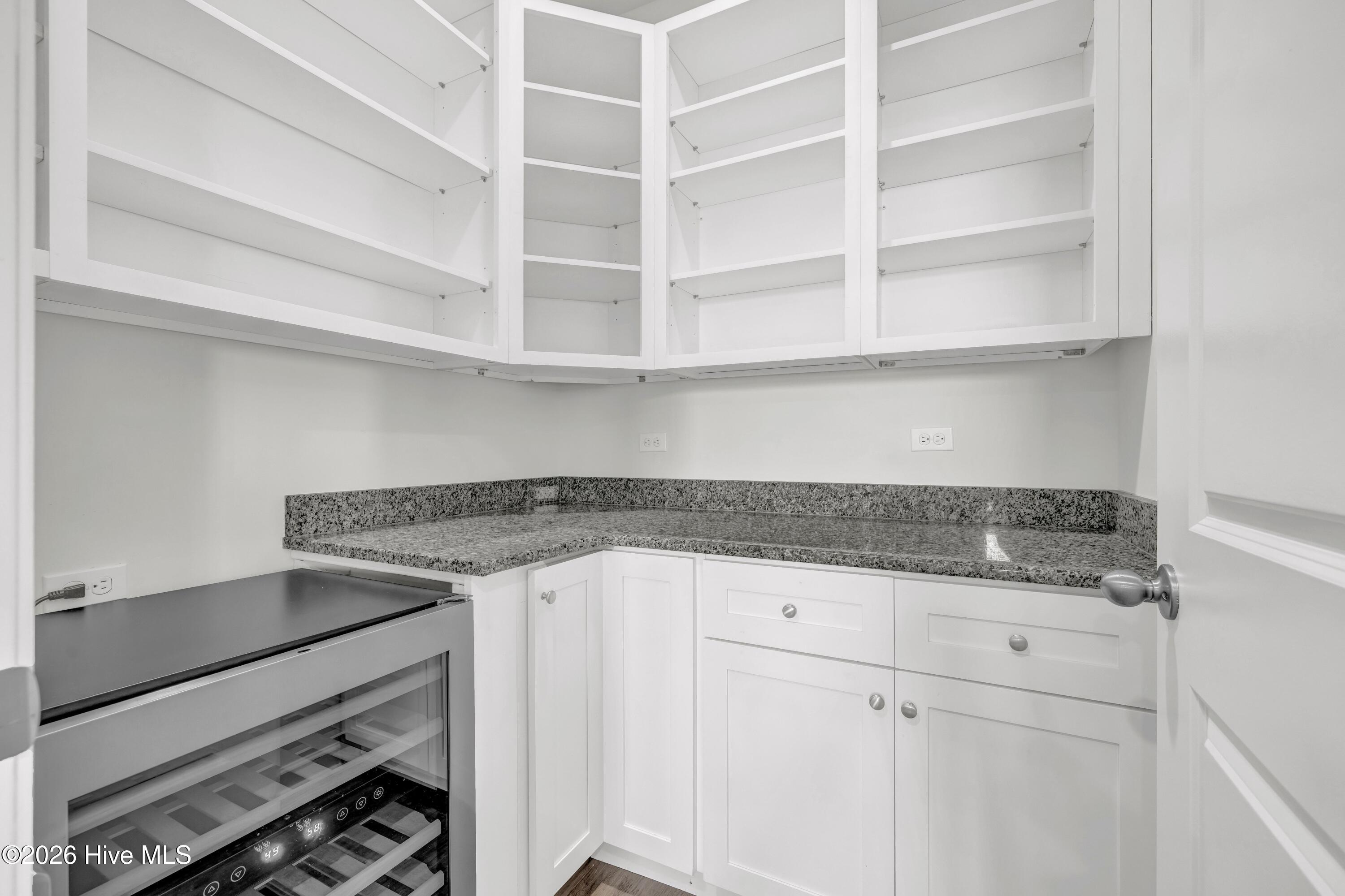 100549338 | Photo 15