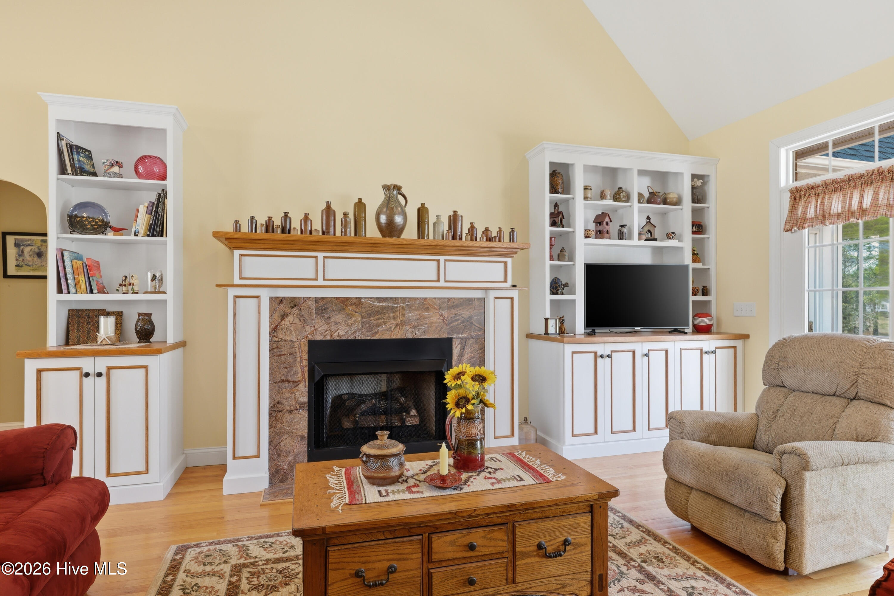 100558139 | Photo 12