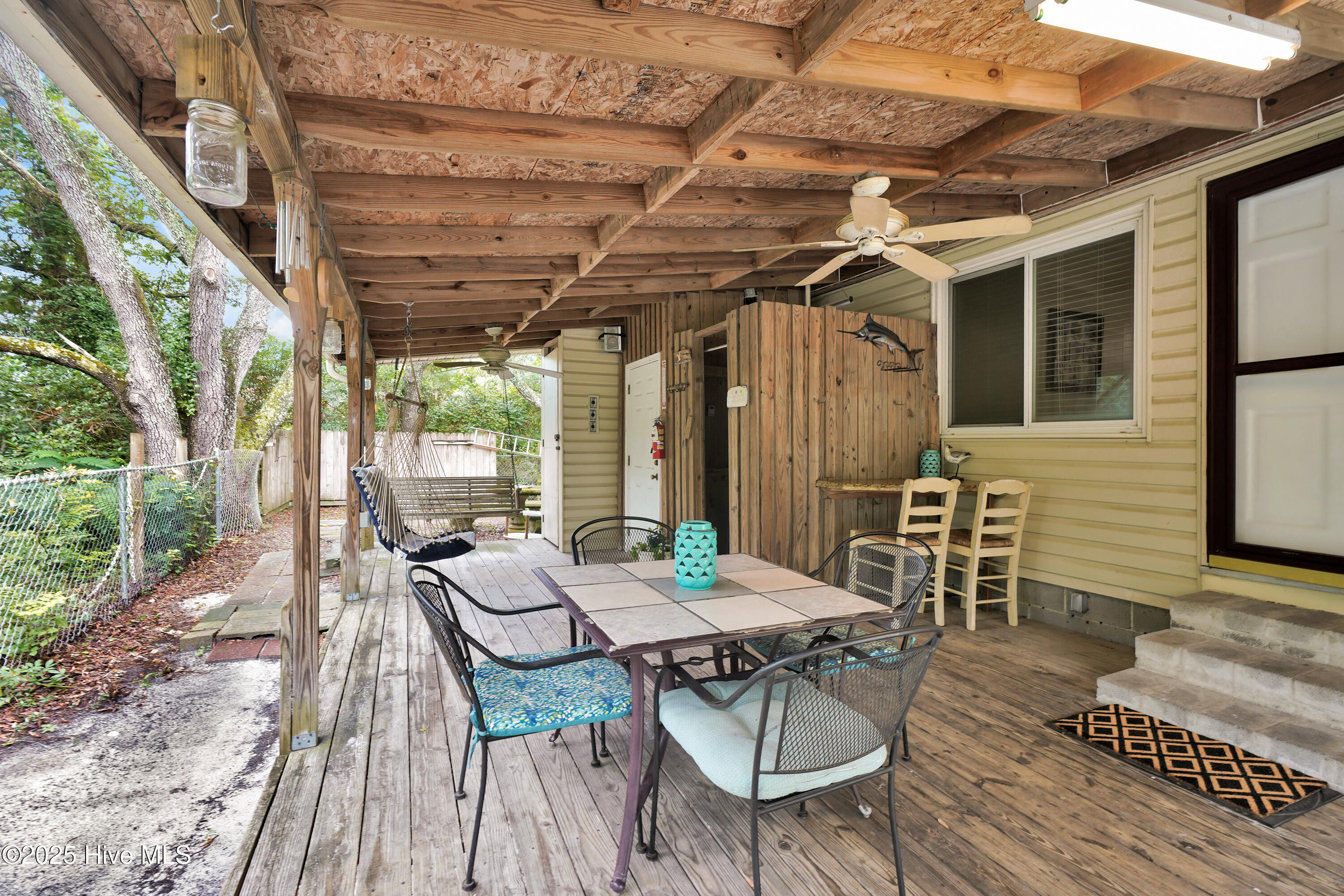 100522408 | Photo 24