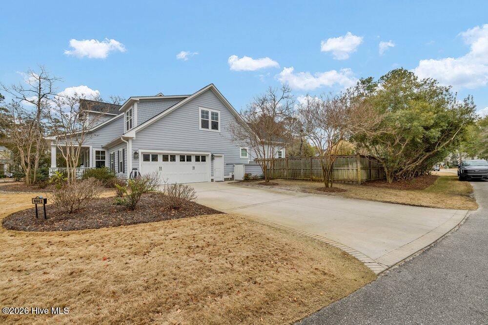 100555857 | Photo 49