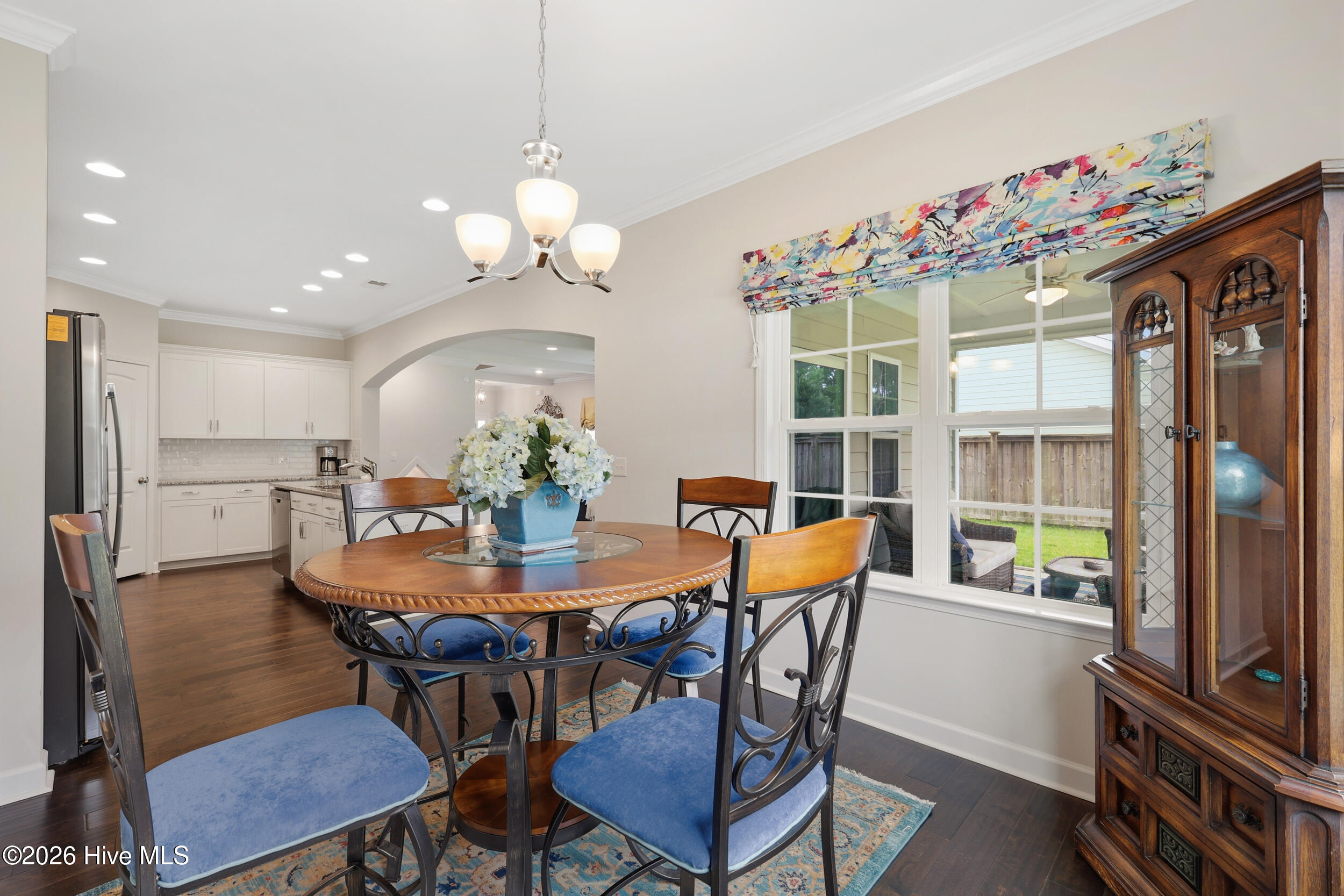 100570535 | Photo 22