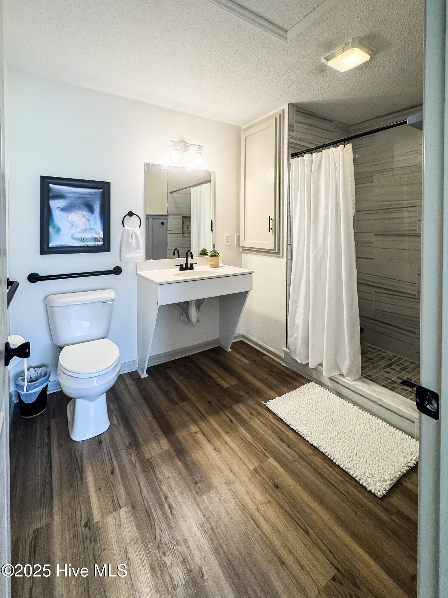 100541804 | Photo 22