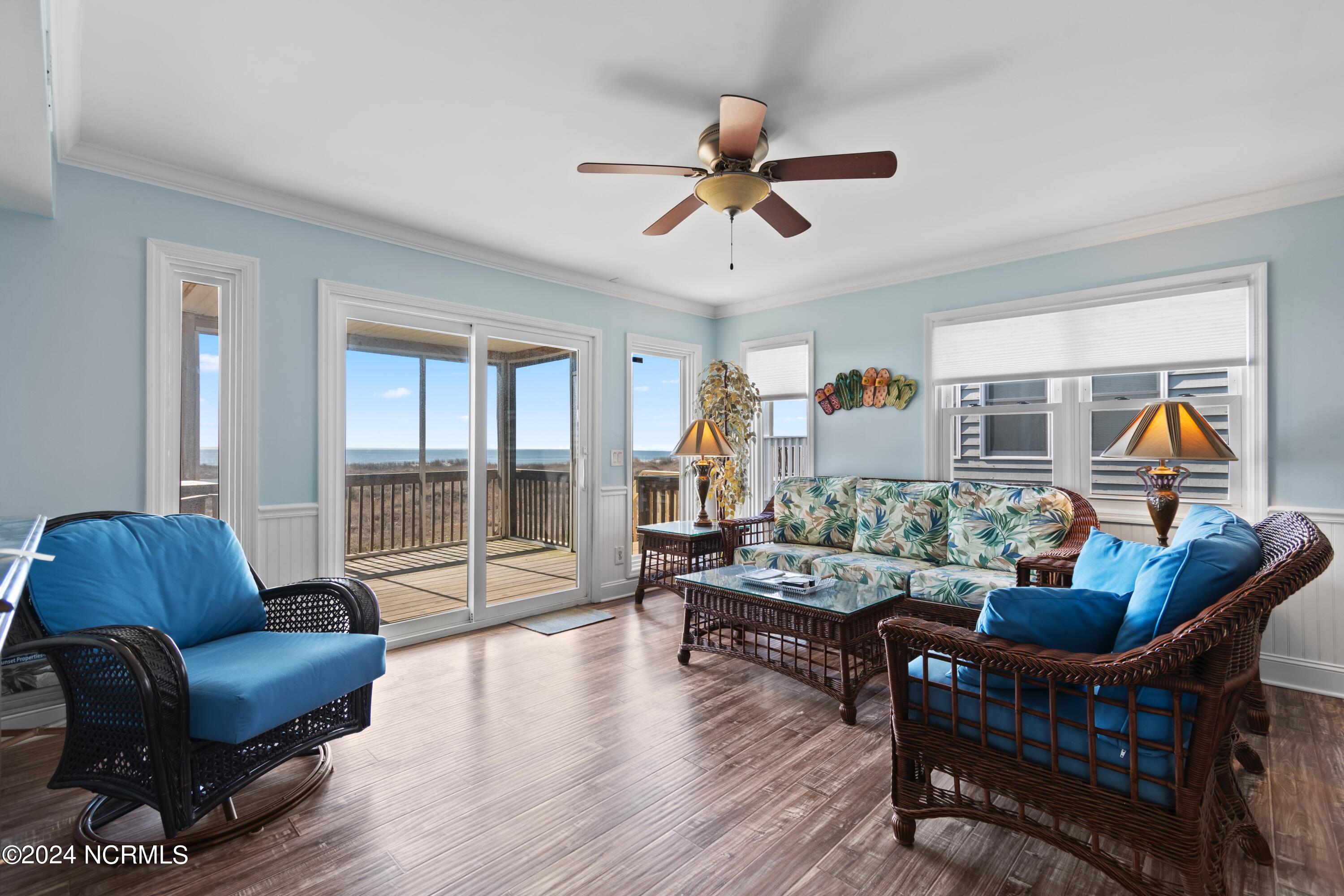 100547764 | Photo 35