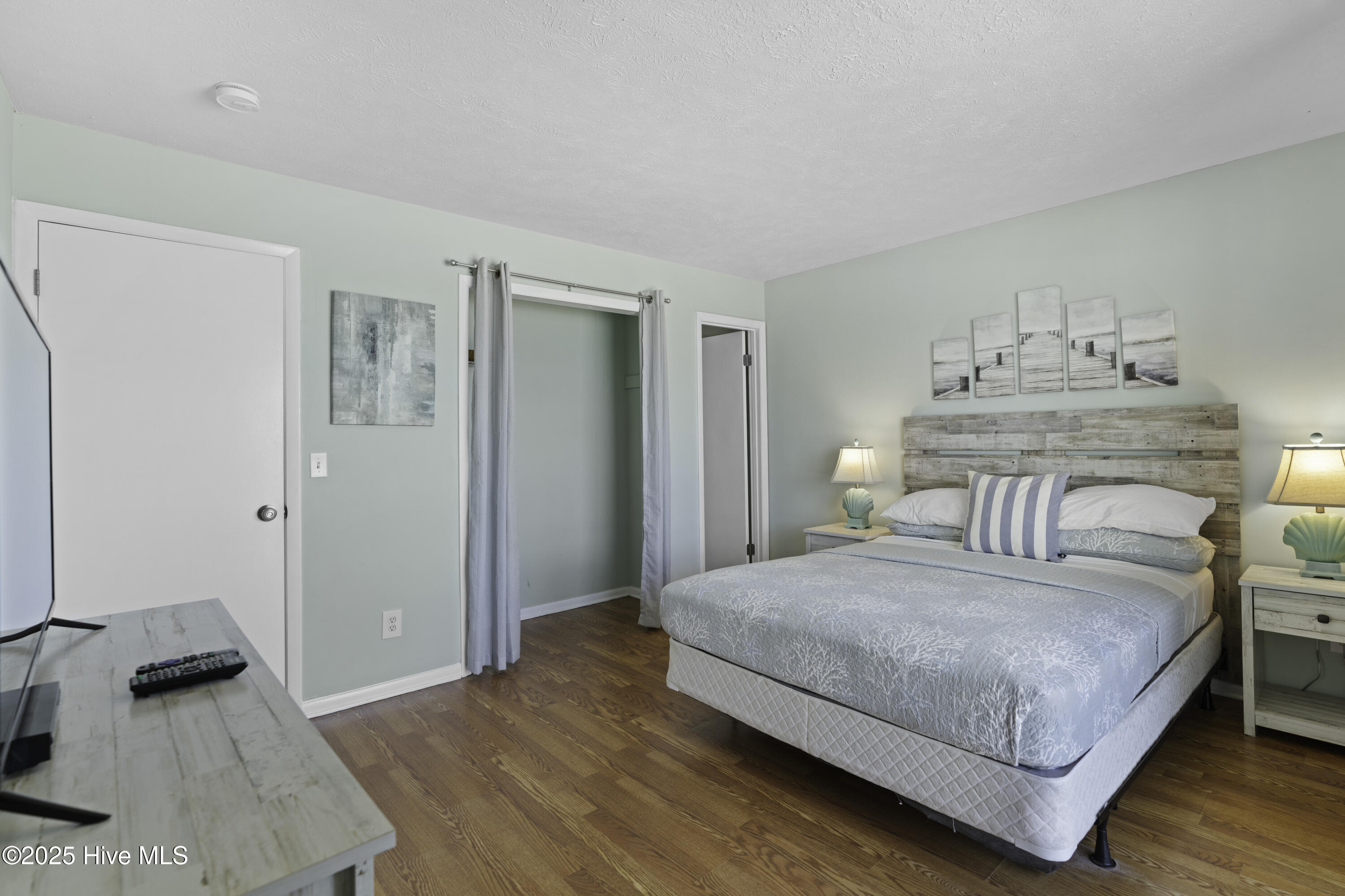 100529078 | Photo 25