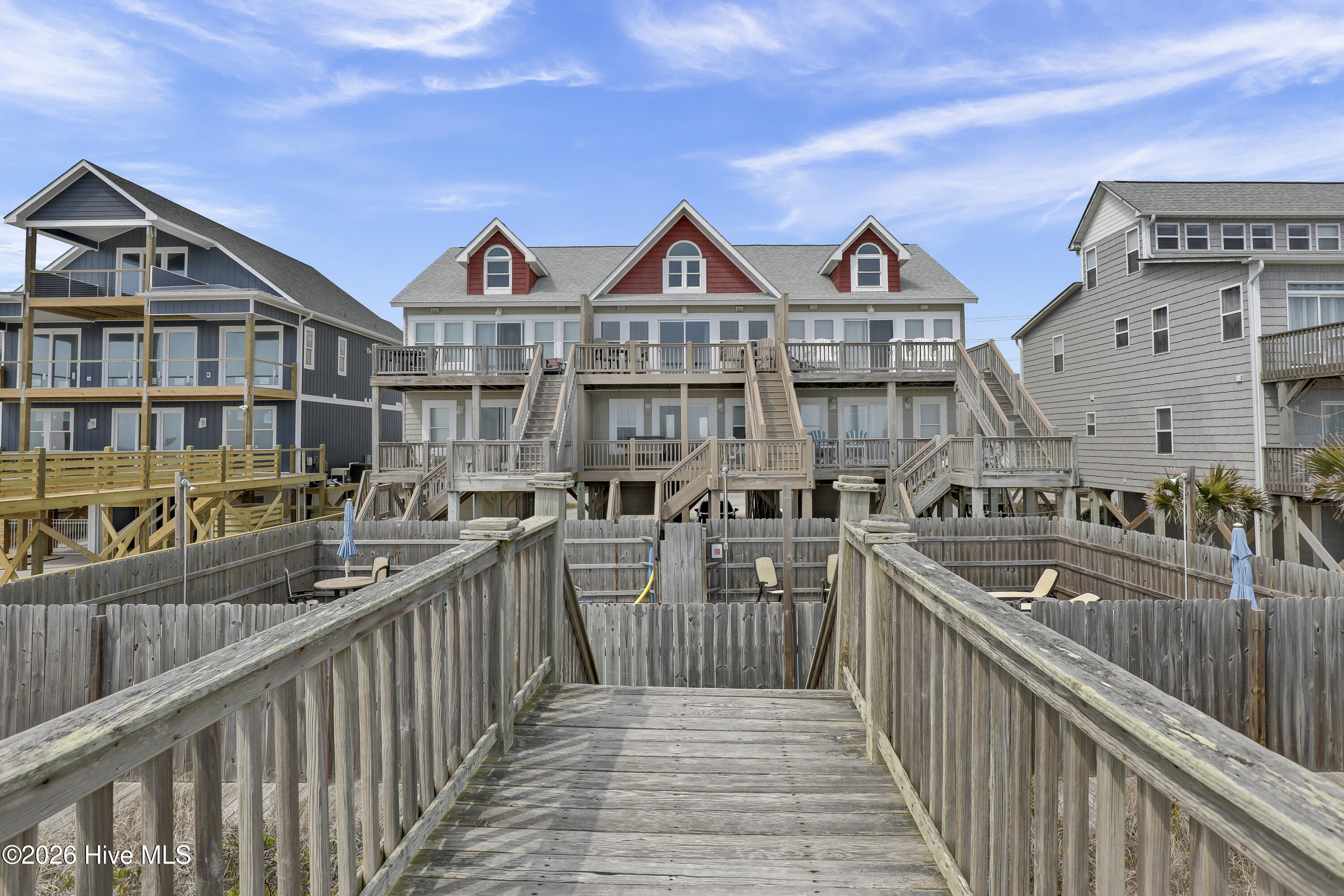 100562606 | Photo 27