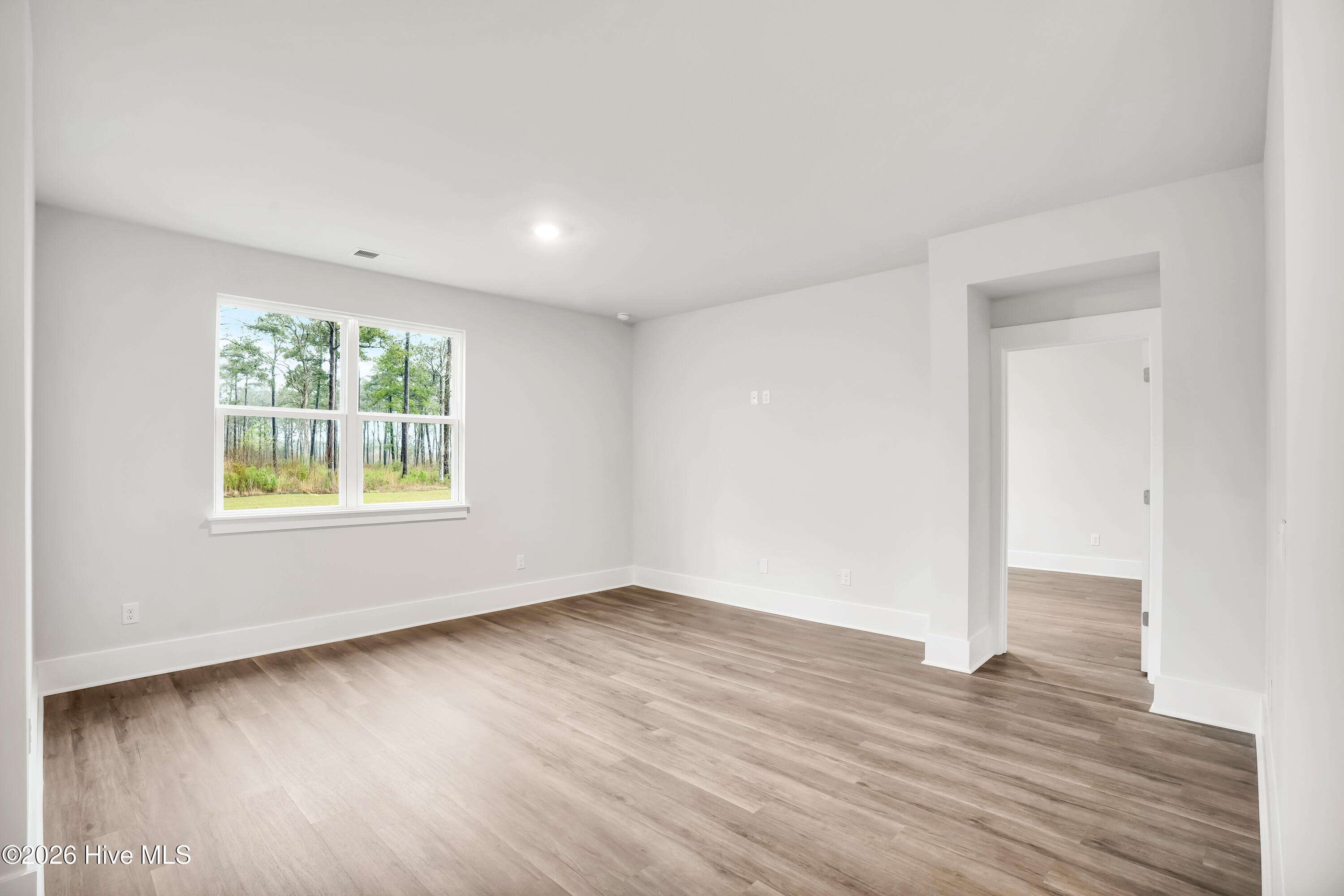 100558858 | Photo 23