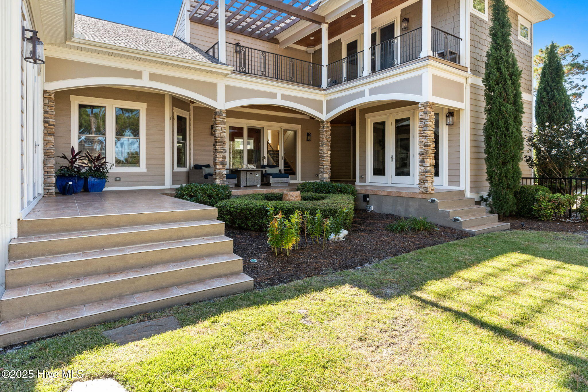 100540302 | Photo 73