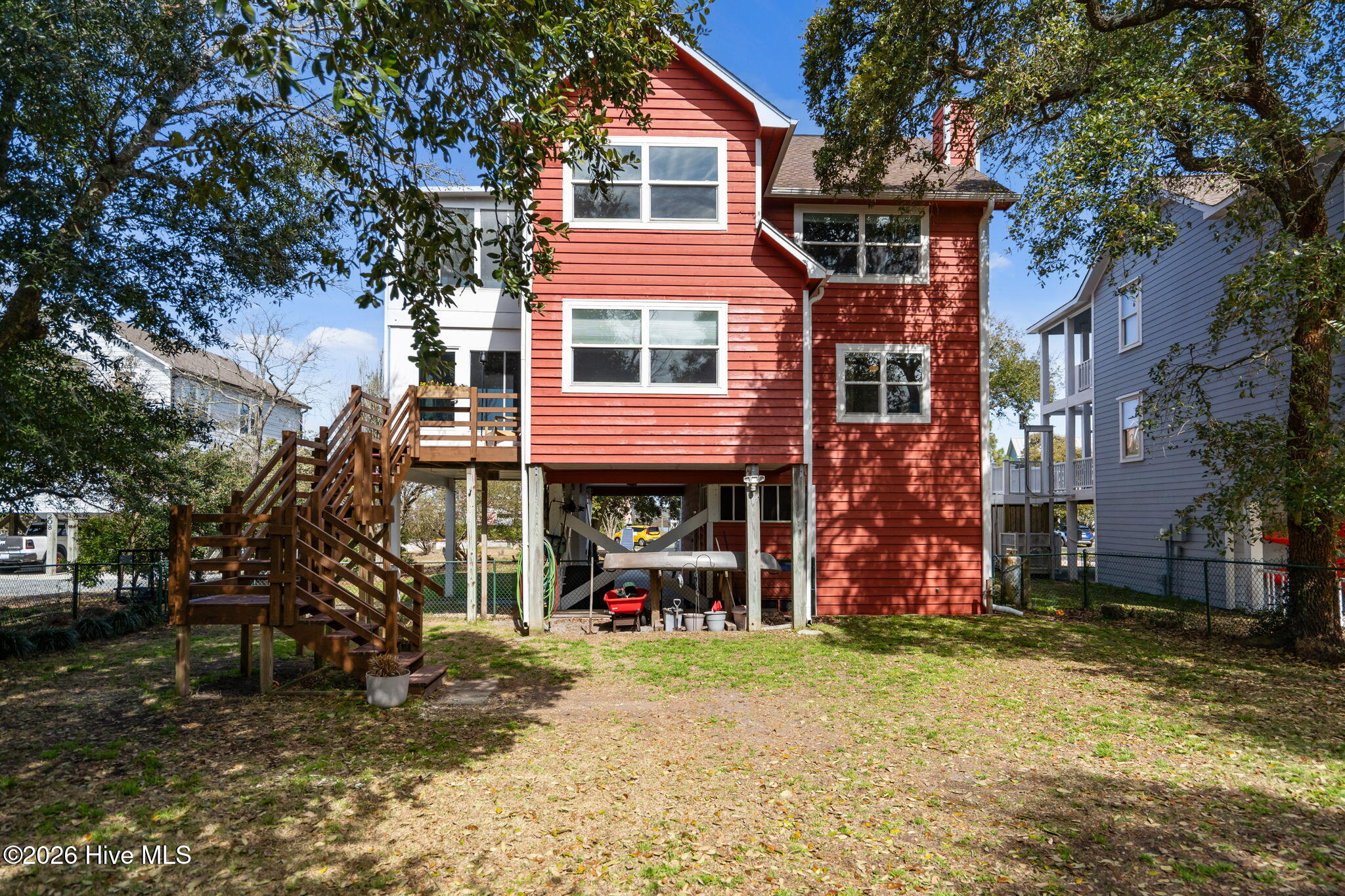 100561498 | Photo 45