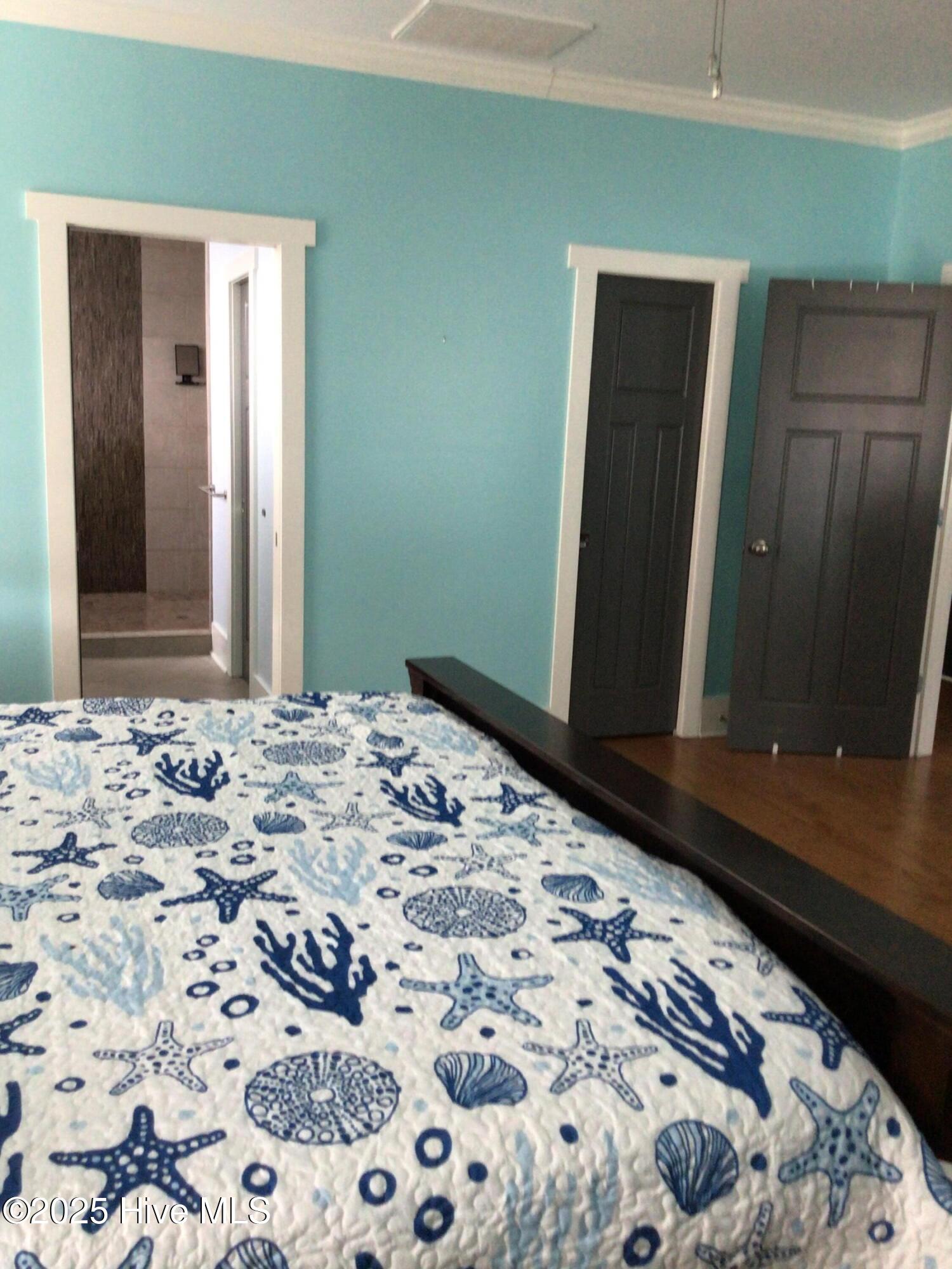 100508698 | Photo 15