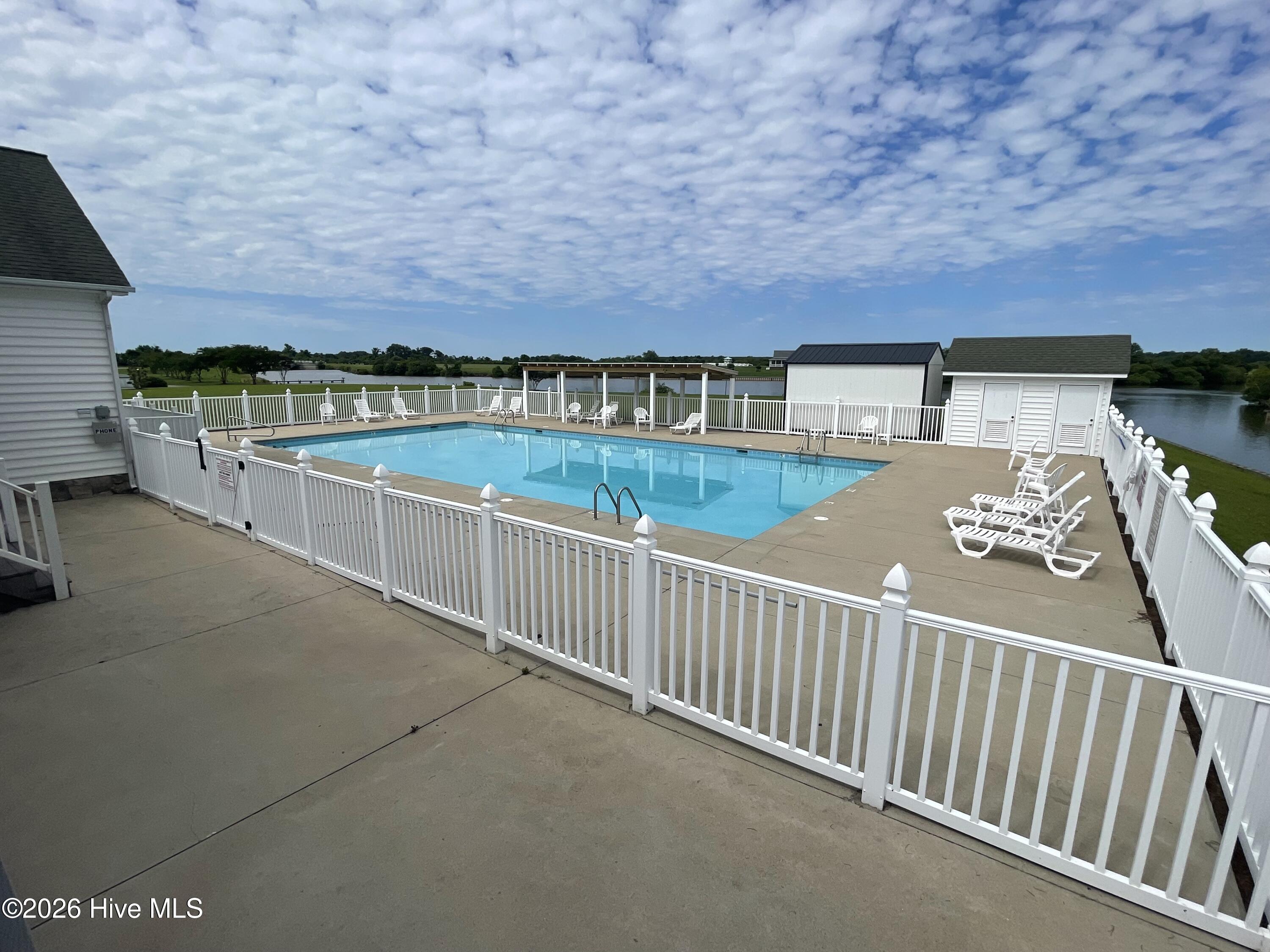 Shores @ Lands End Pool