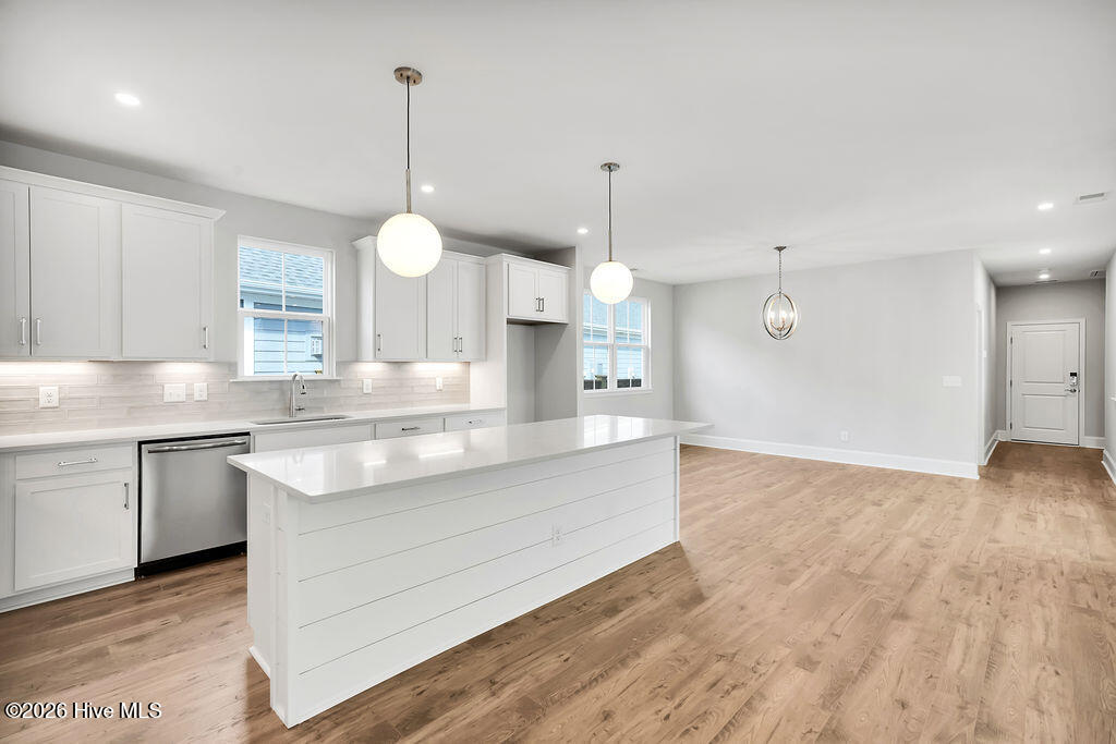 100550768 | Photo 38