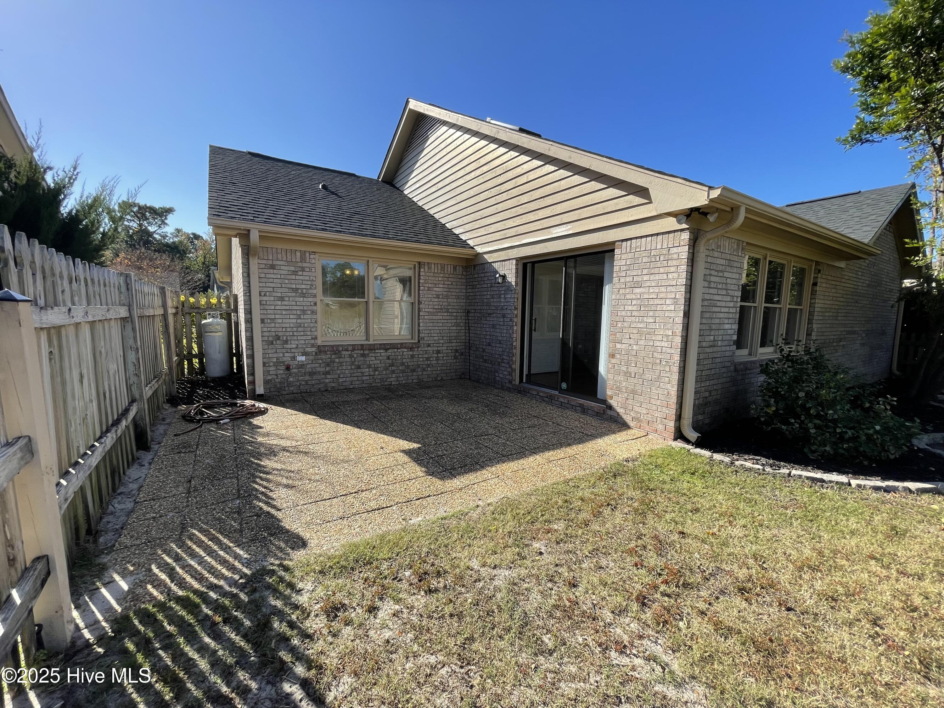 100544716 | Photo 18