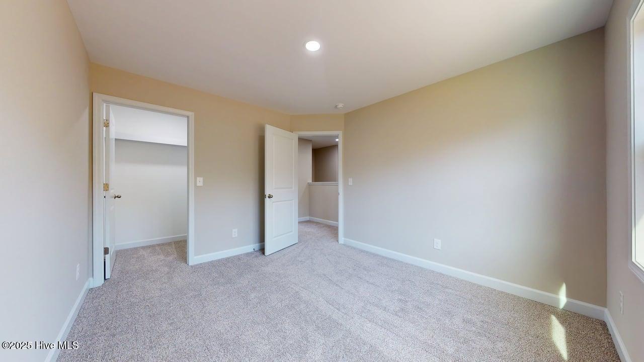 100542027 | Photo 46