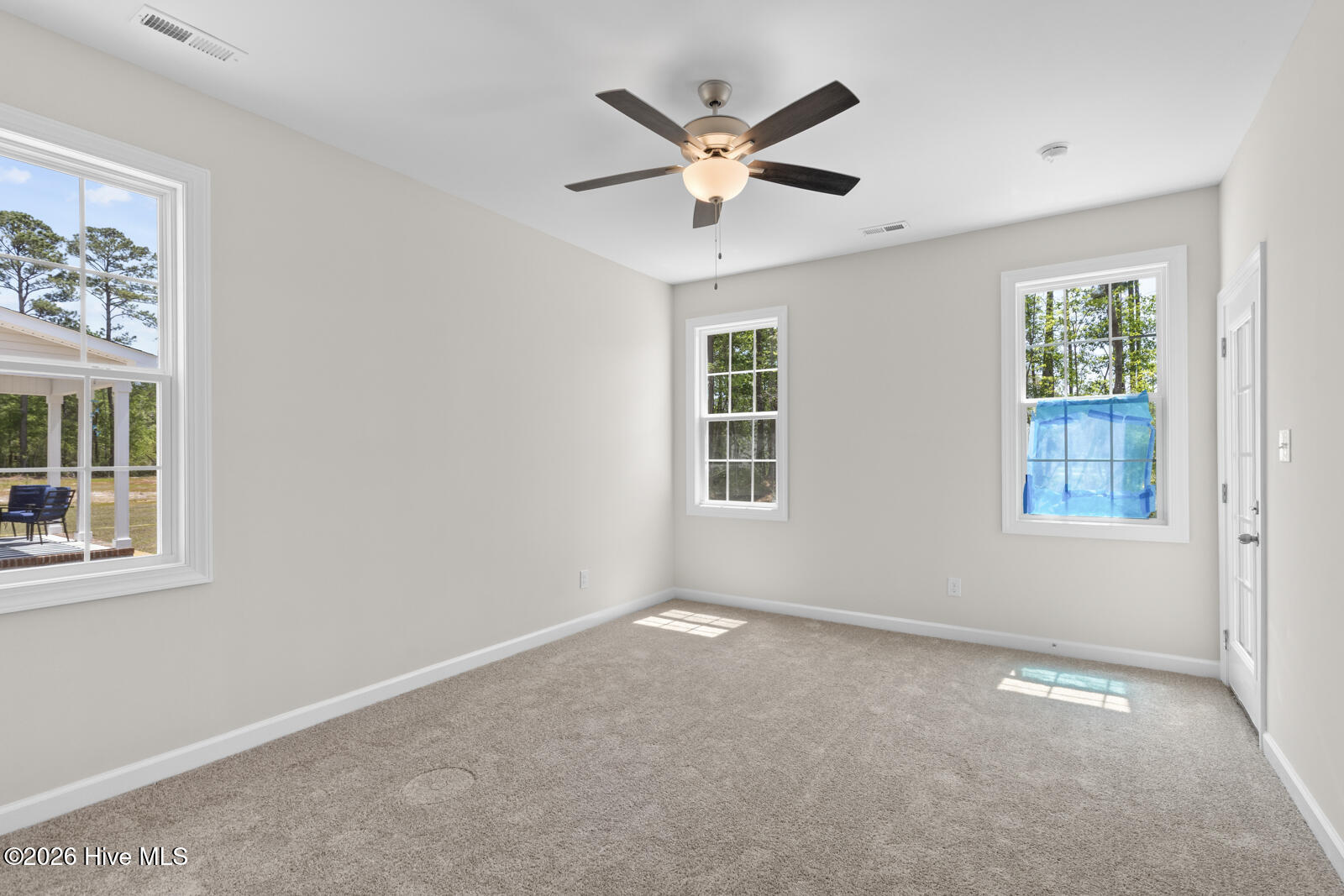 100553181 | Photo 15