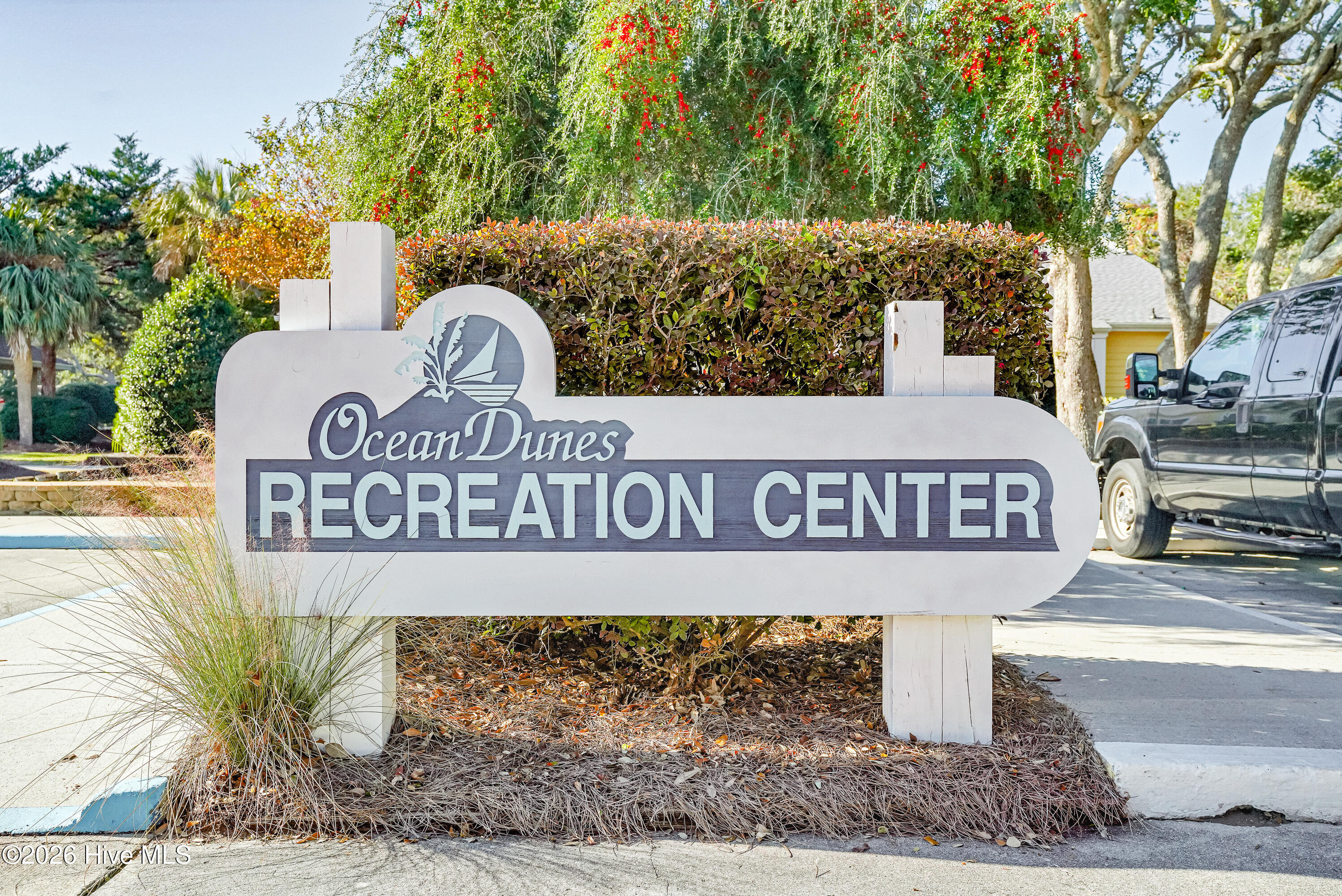 100568340 | Photo 48