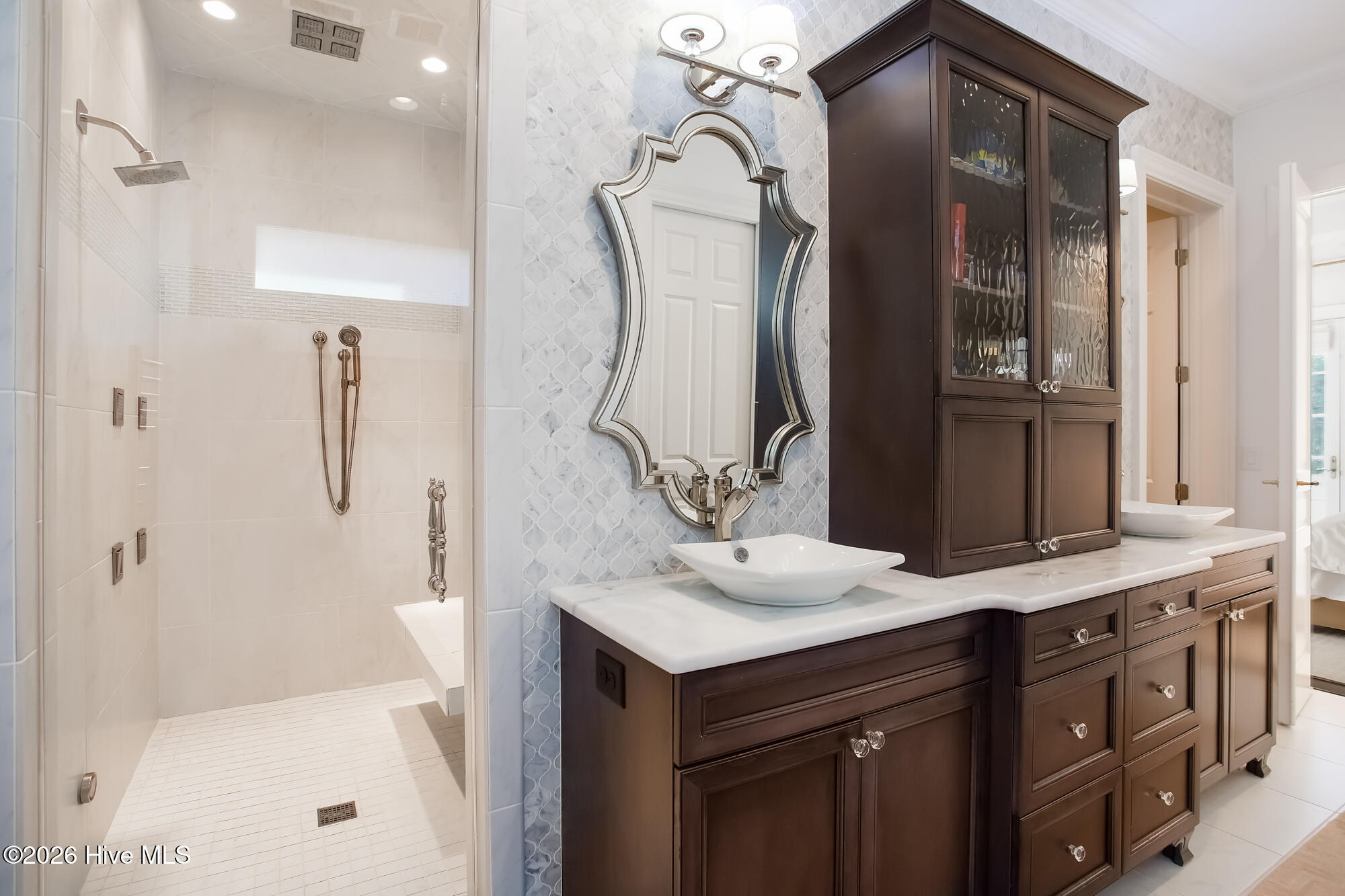 100552685 | Photo 19