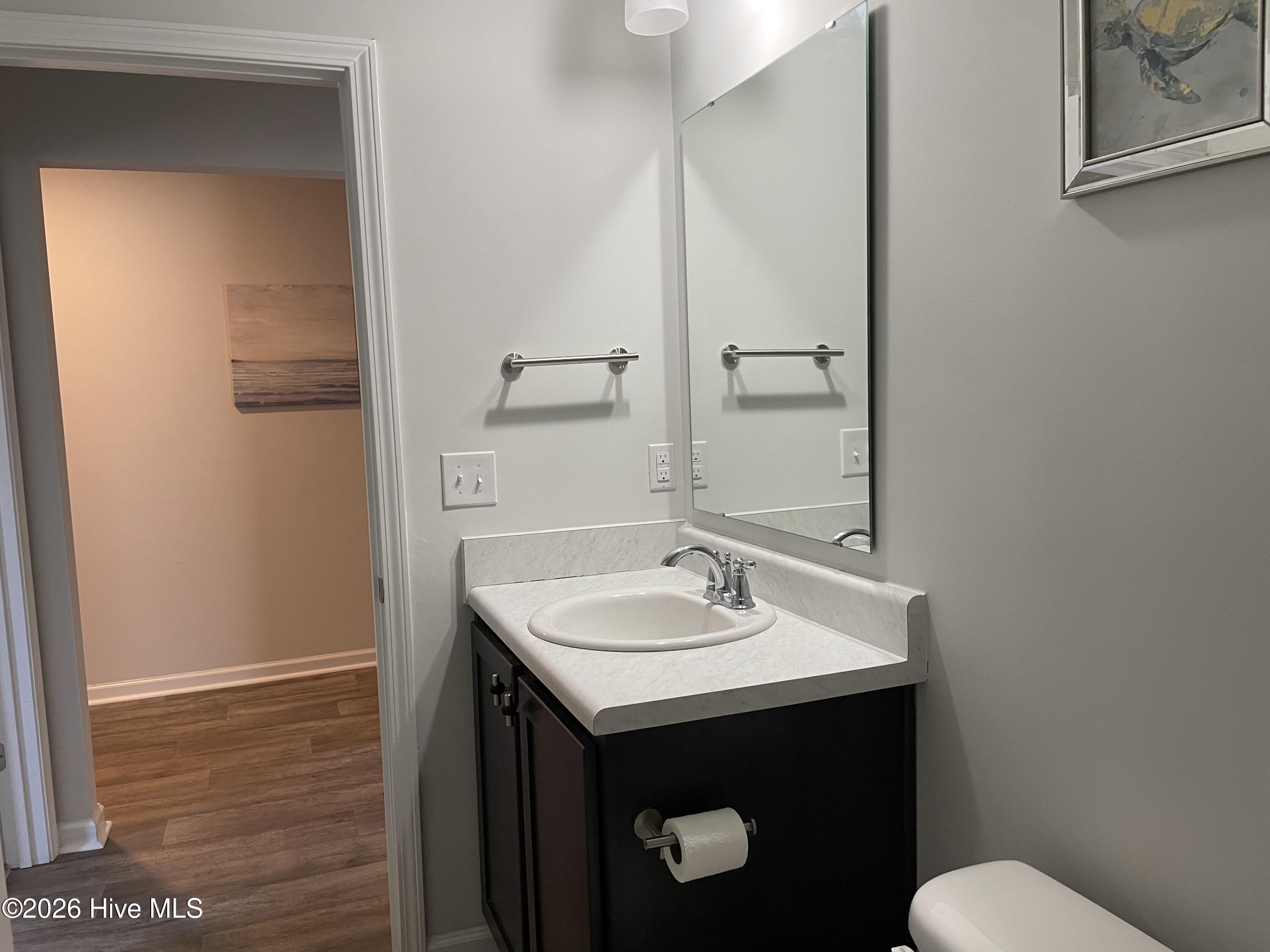 100562231 | Photo 15