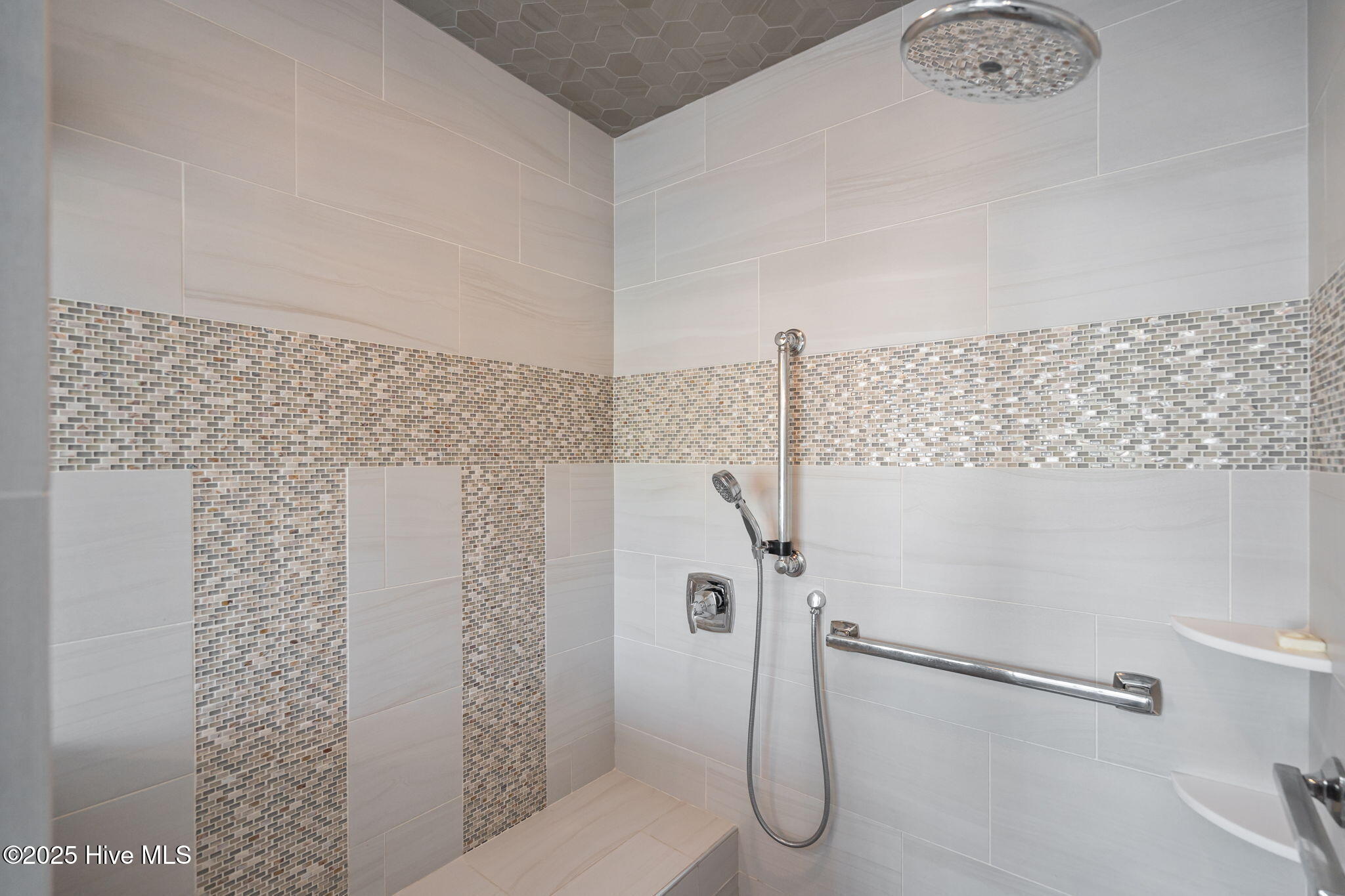 100541907 | Photo 20