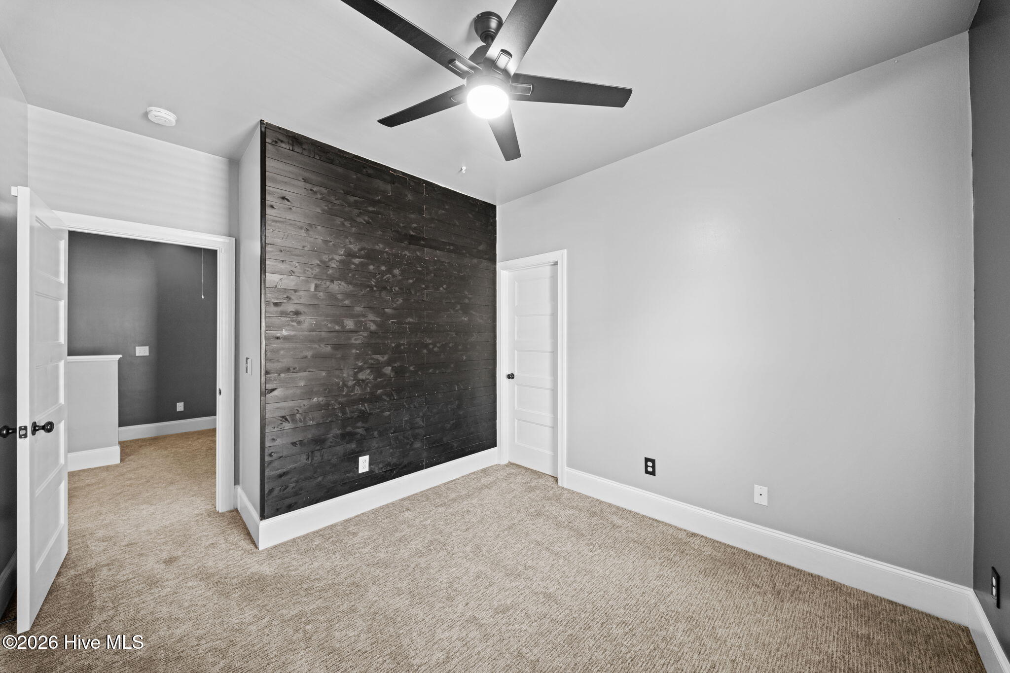 100565023 | Photo 25