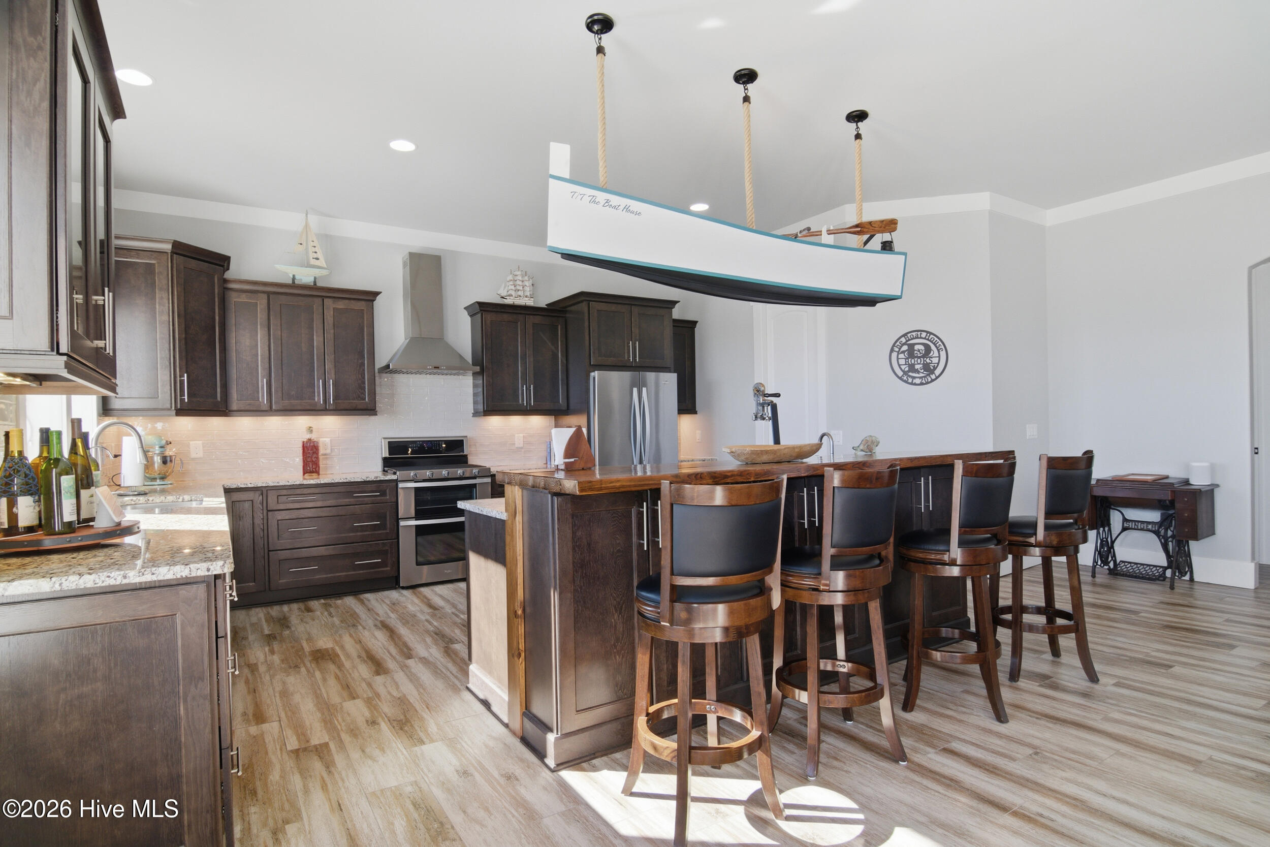 100549551 | Photo 12