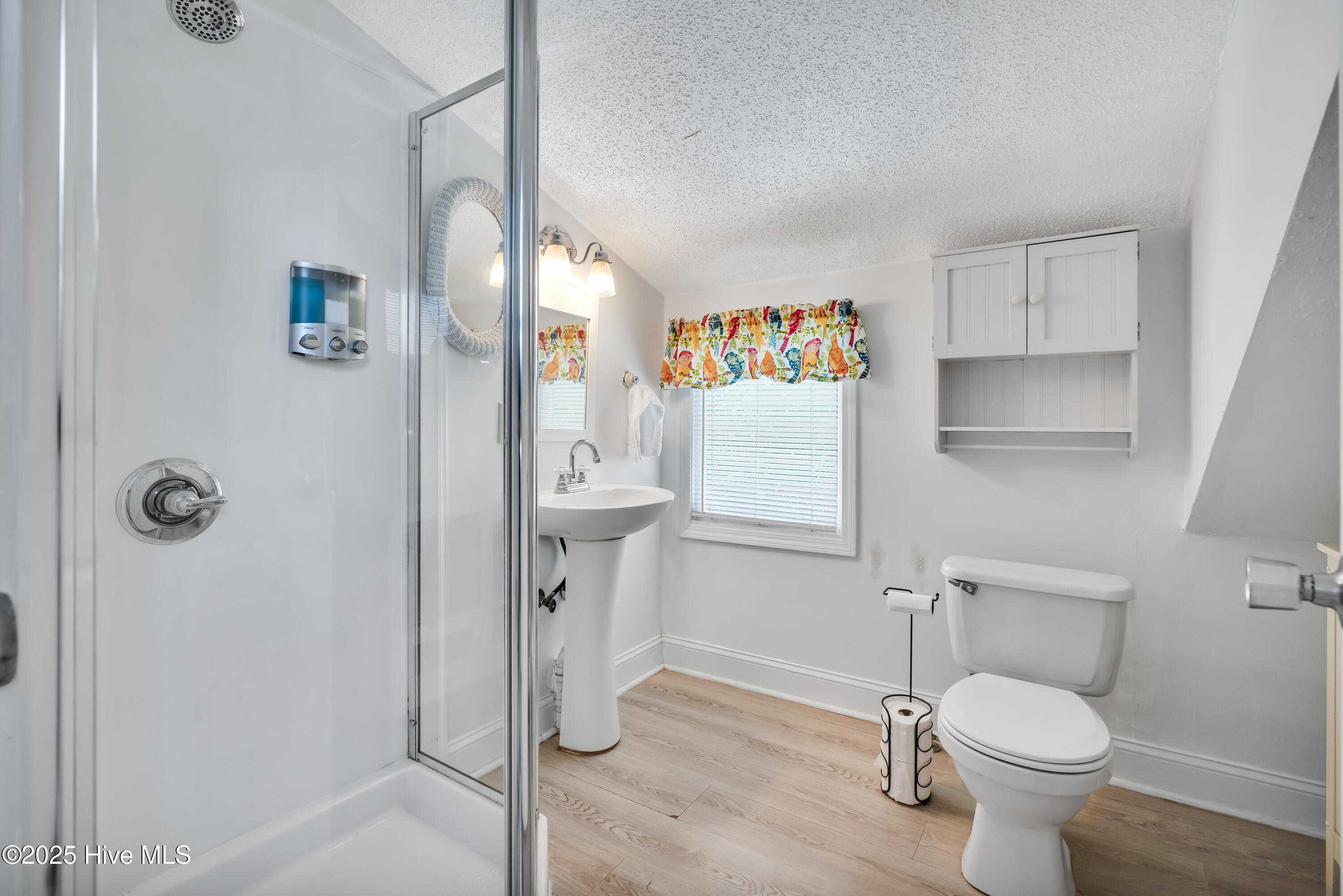 100535392 | Photo 22