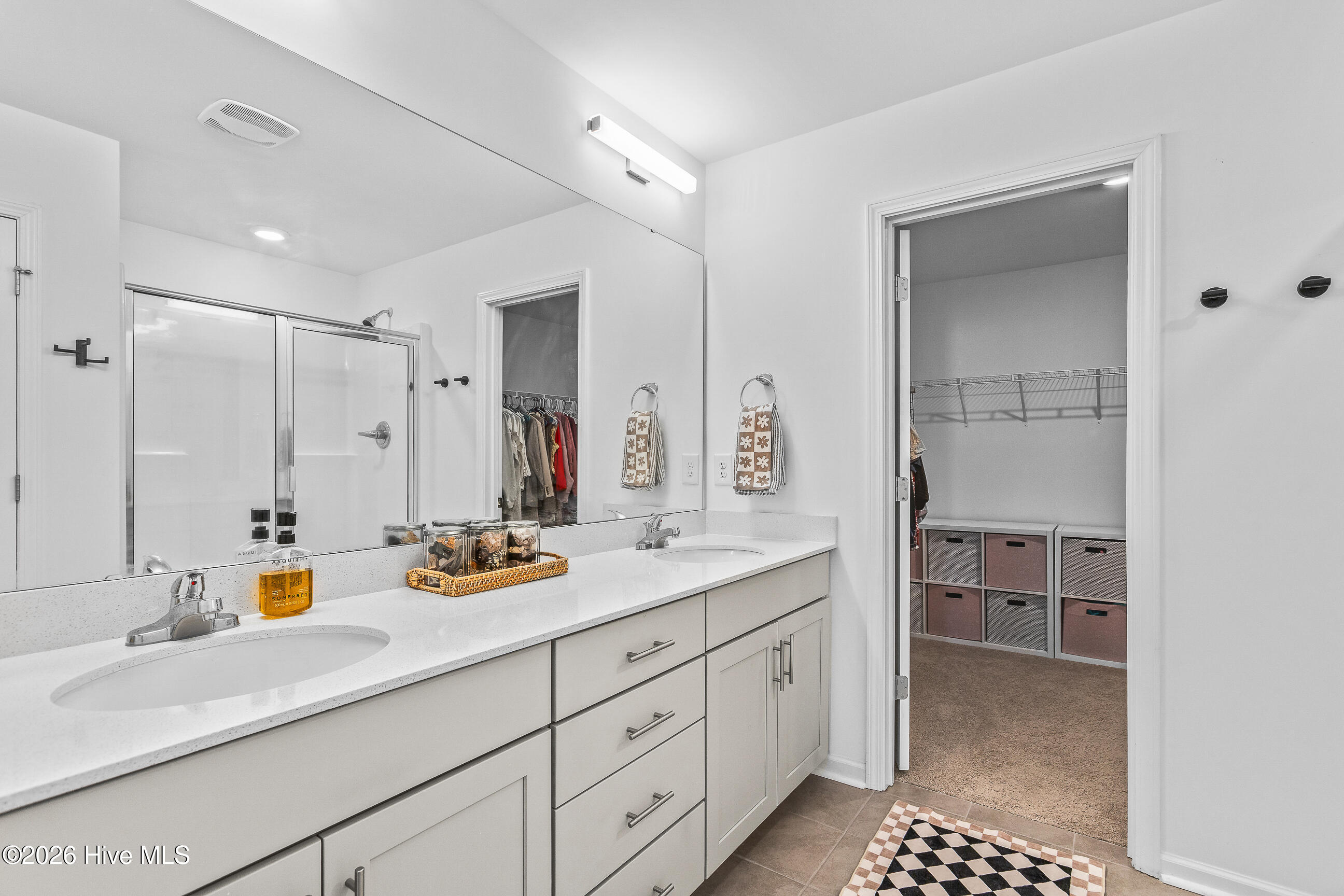 100566421 | Photo 29