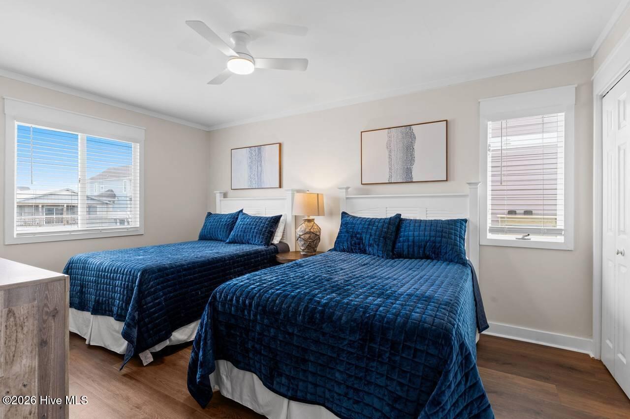 100556593 | Photo 40