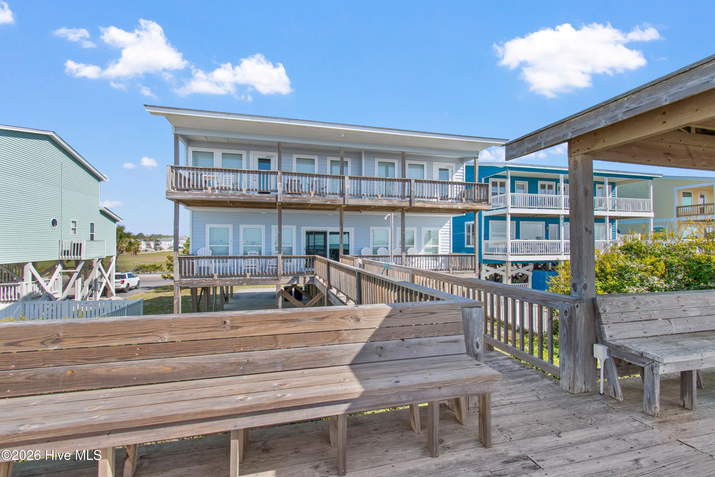 100566525 | Photo 51