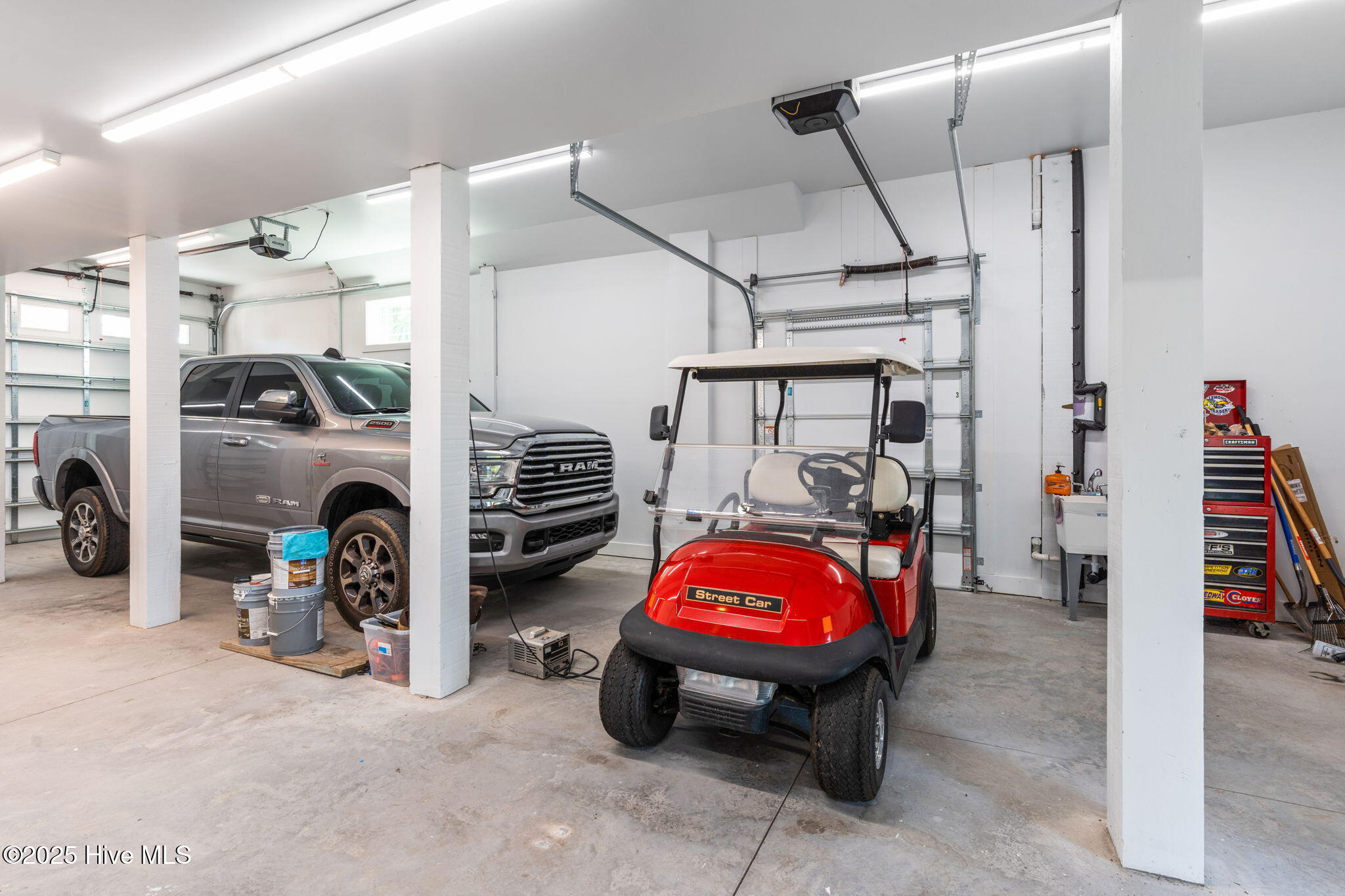 100527753 | Photo 76