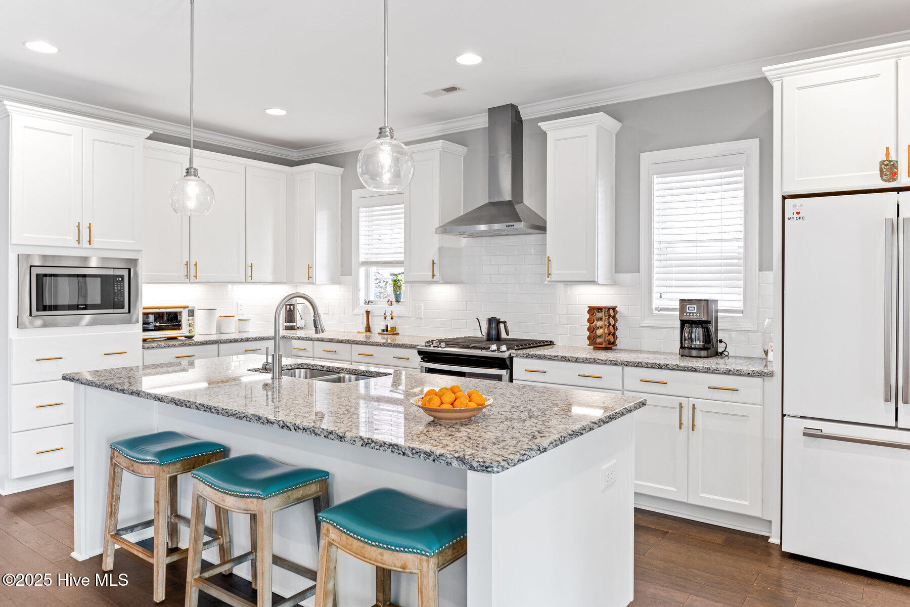 100547714 | Photo 10