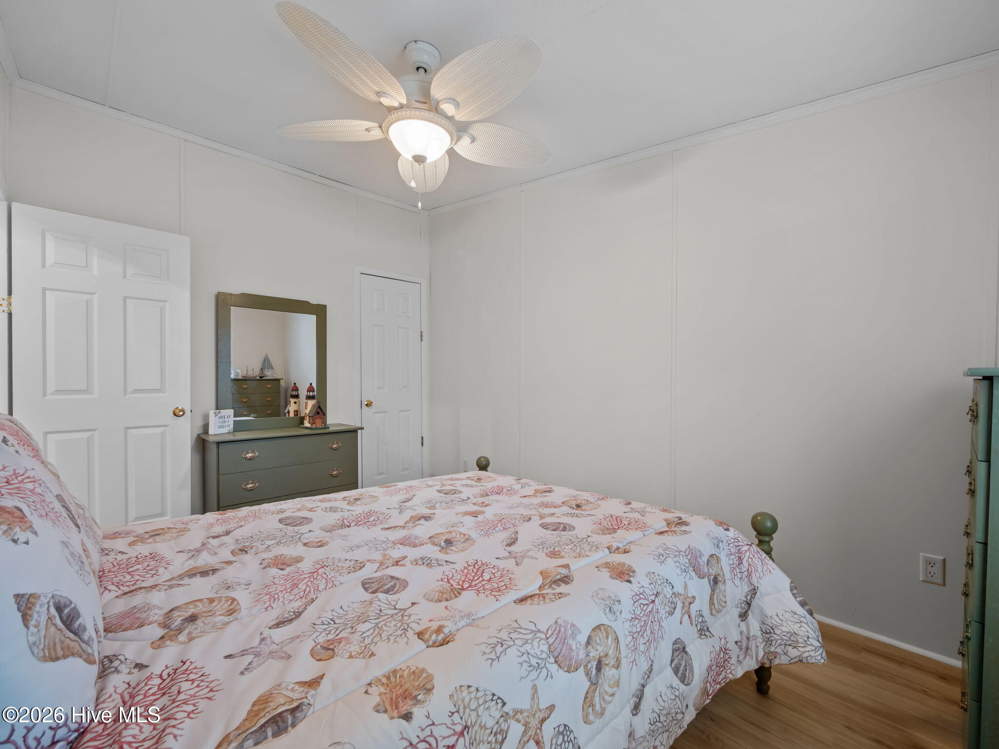 100548525 | Photo 24