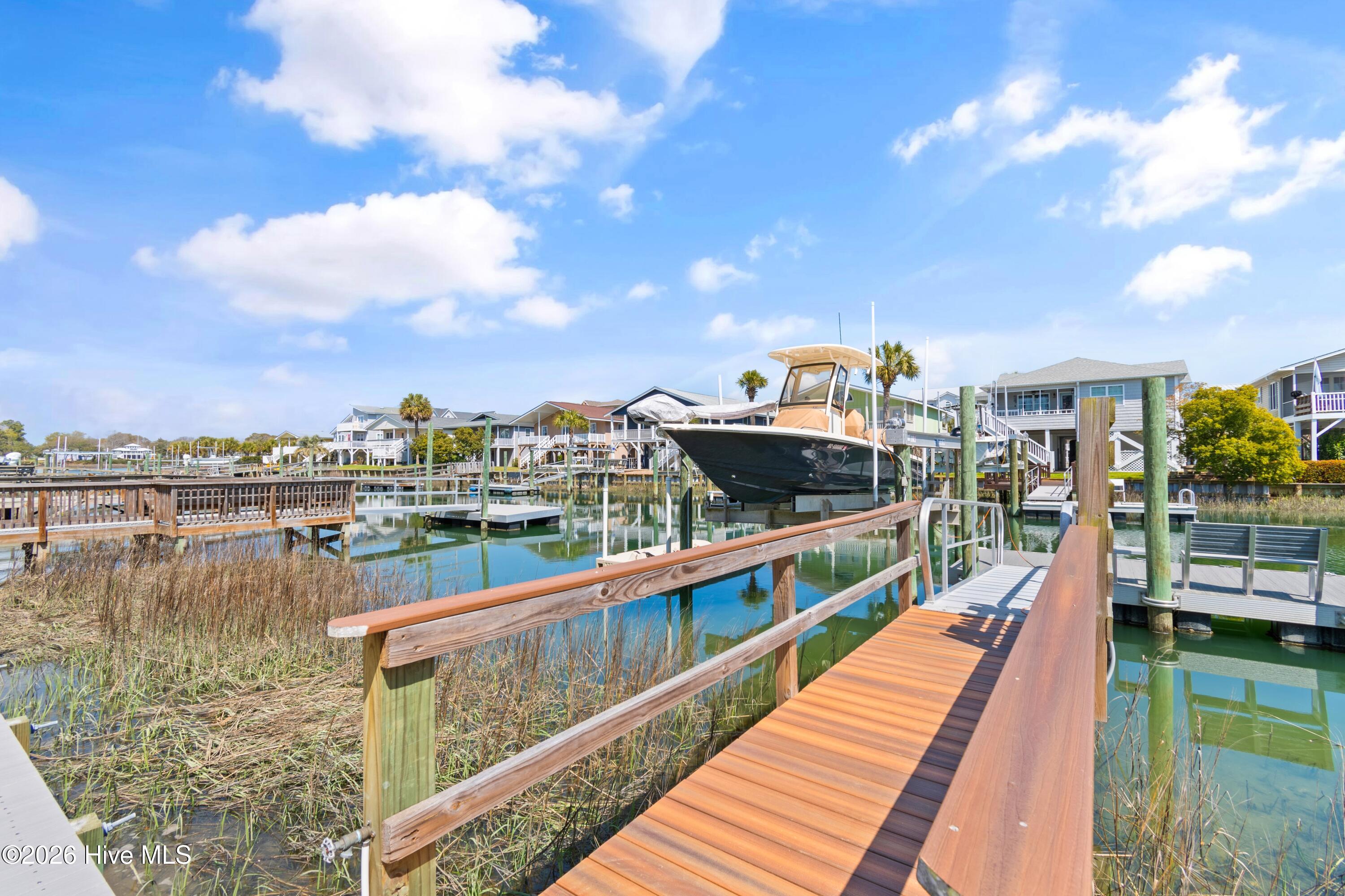 100562772 | Photo 13