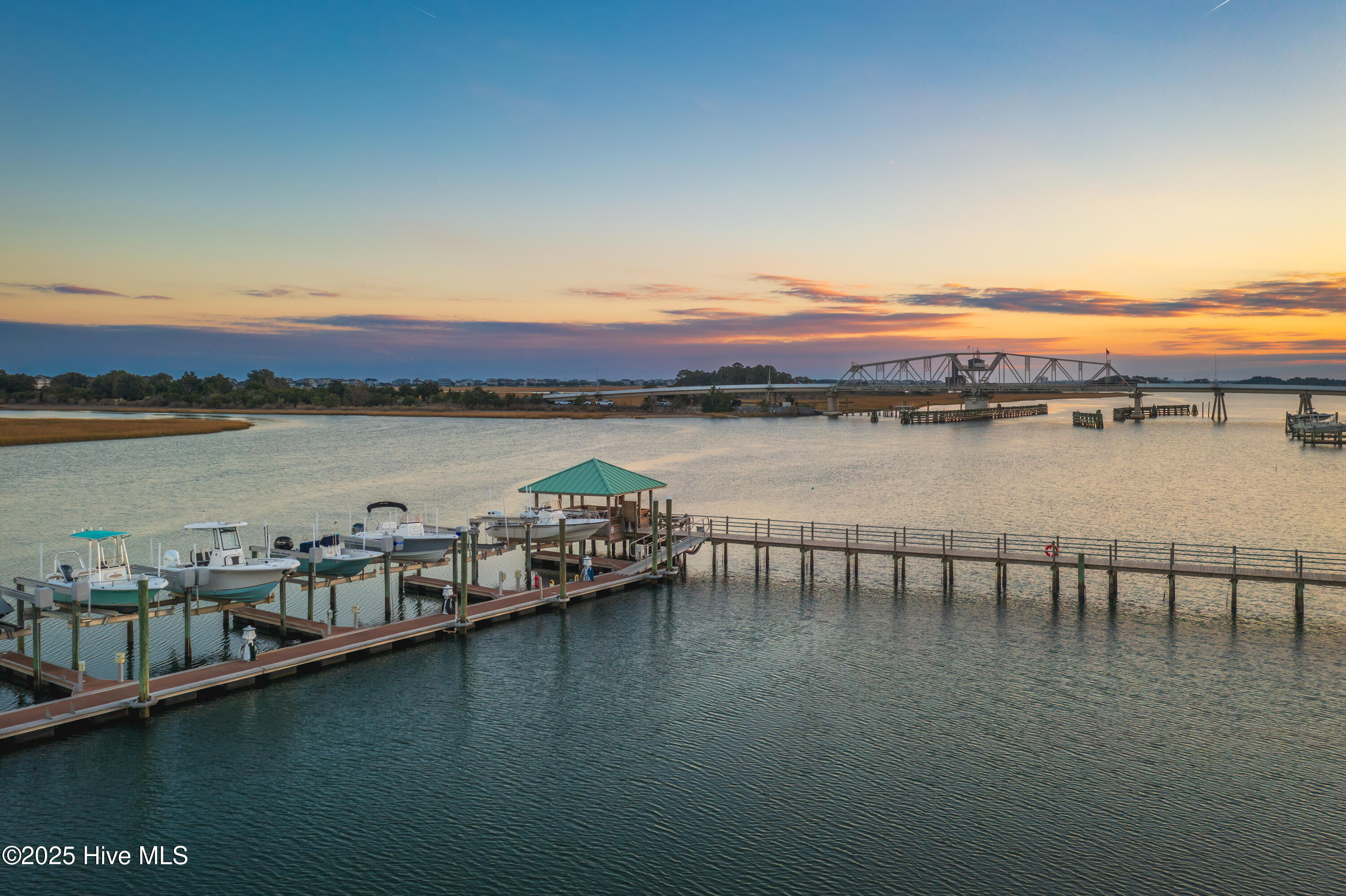 100544767 | Photo 54