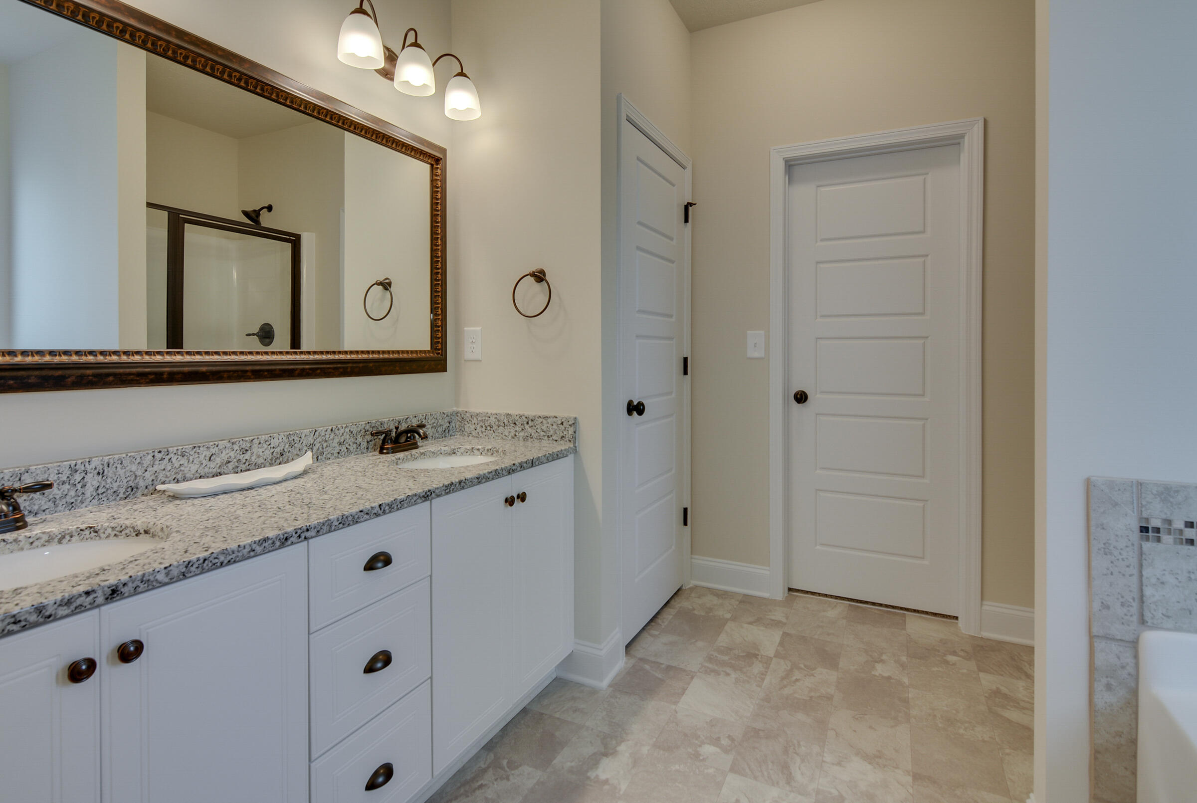 Mansfield Primary Bath