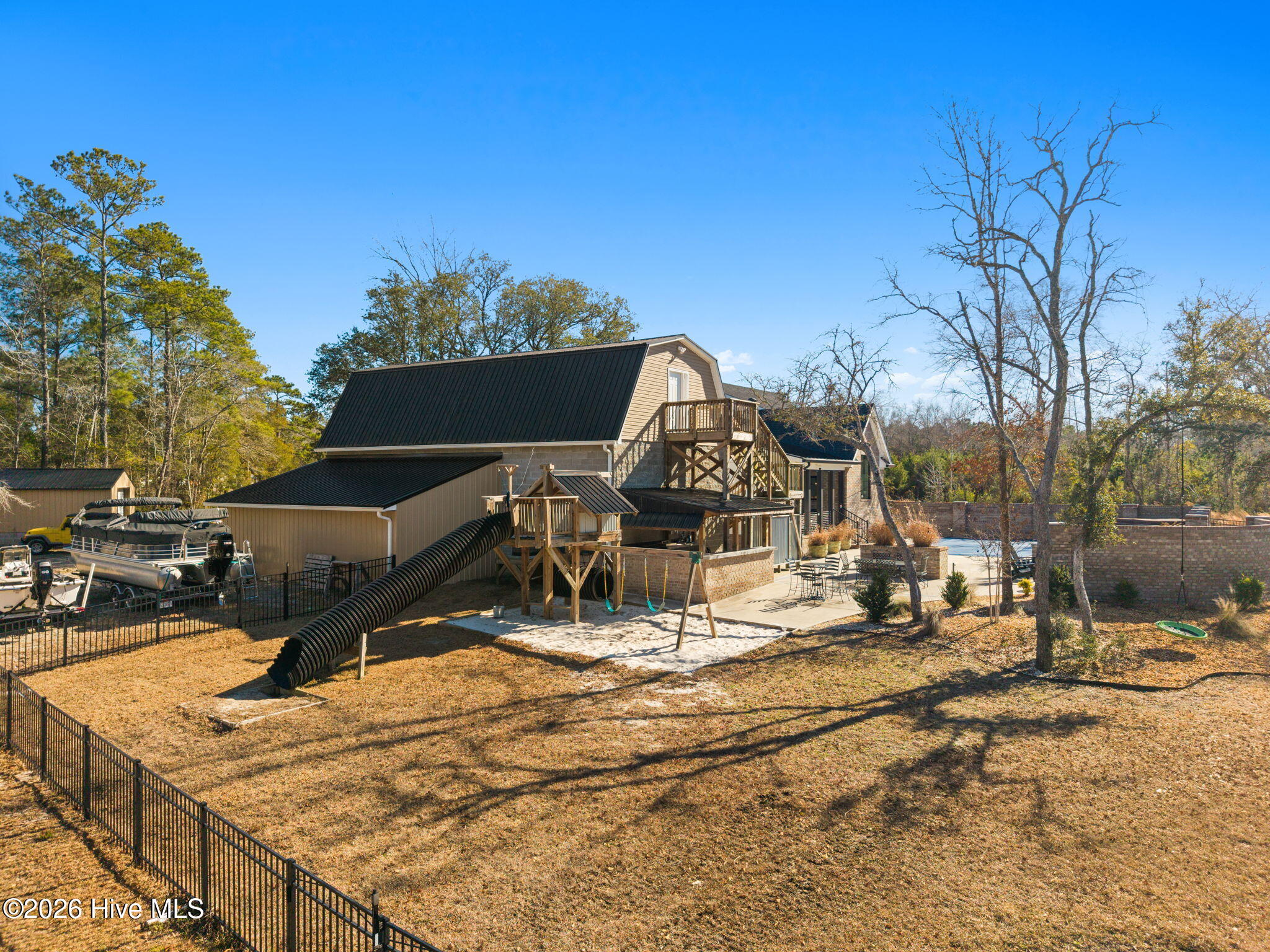 100554419 | Photo 11