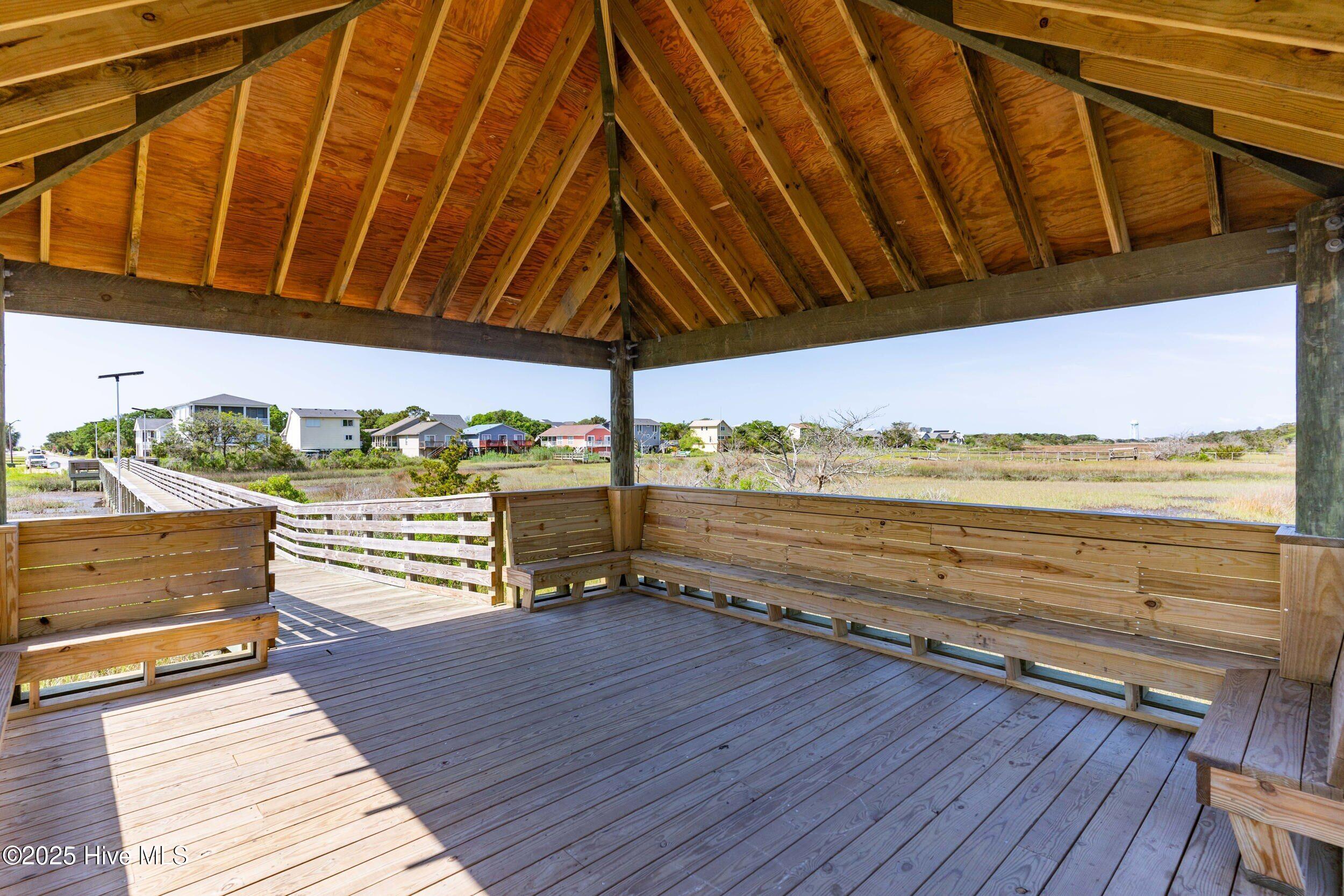 100505255 | Photo 40