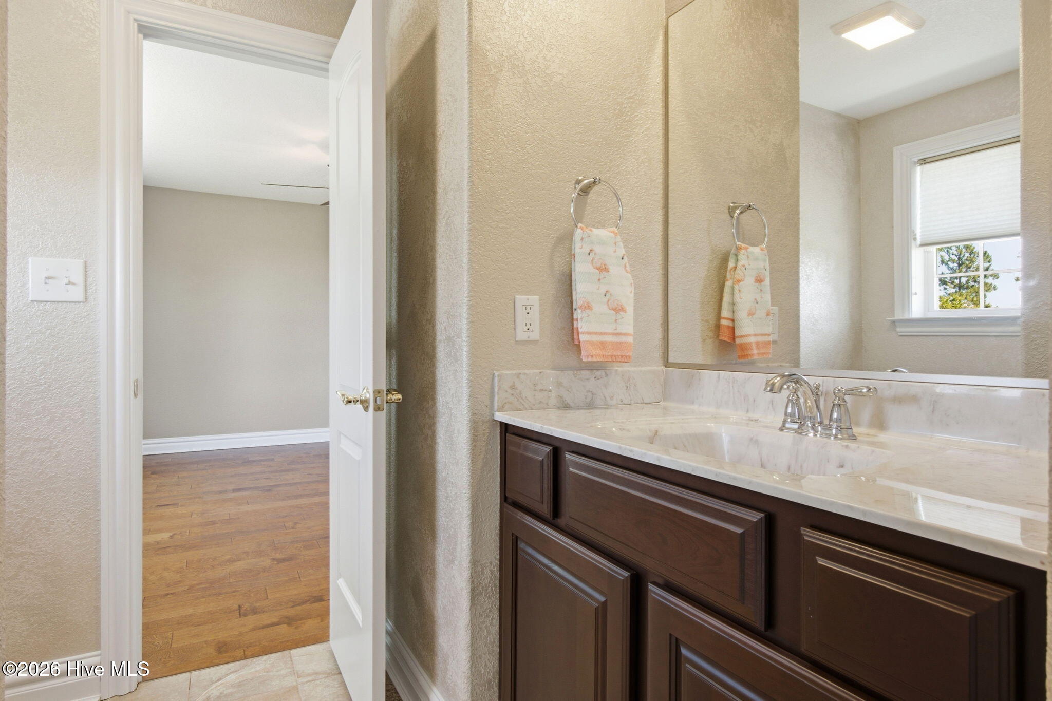 Jack & jill bath between Bedroom 3 & 4