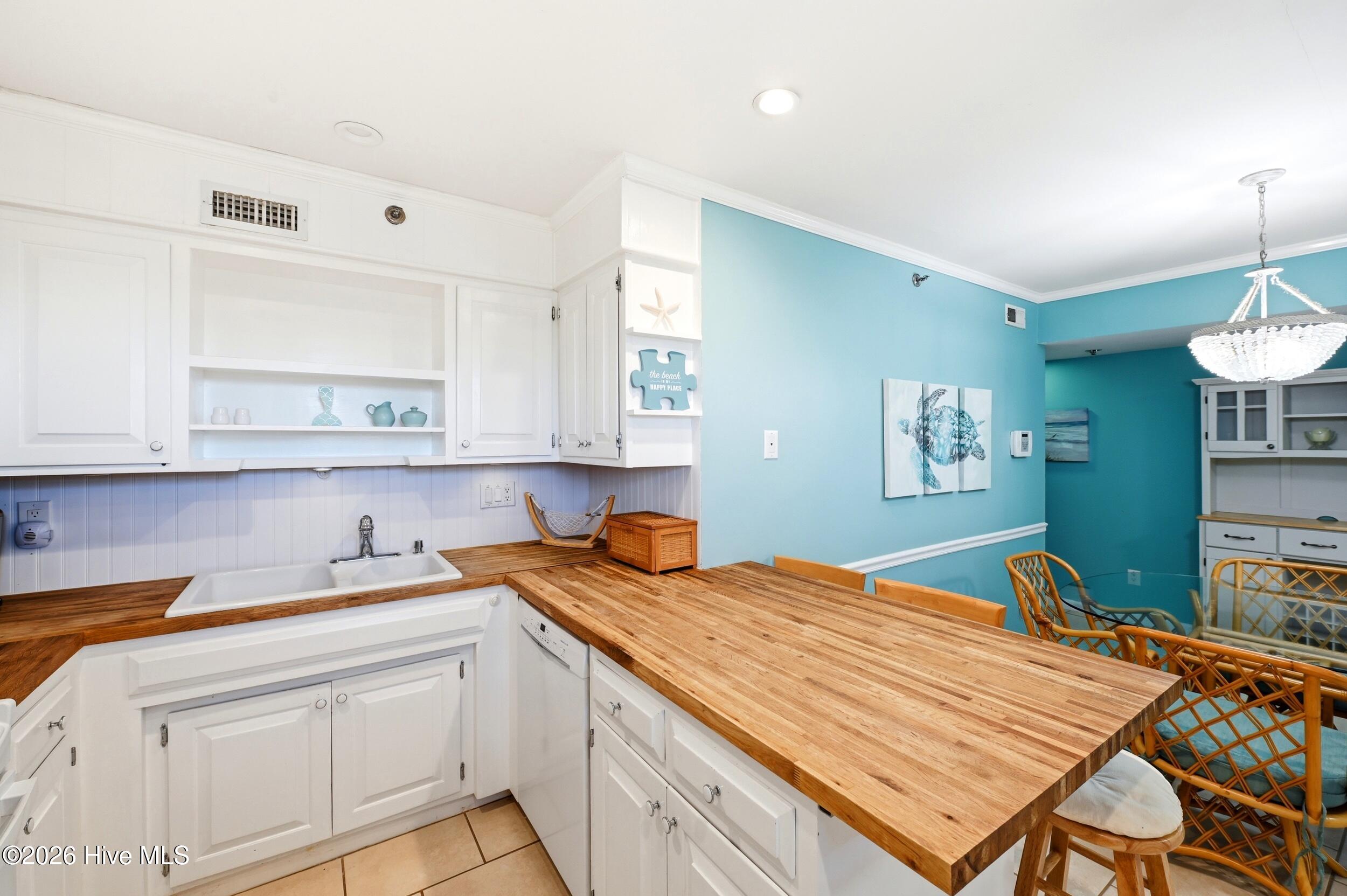 100569136 | Photo 12