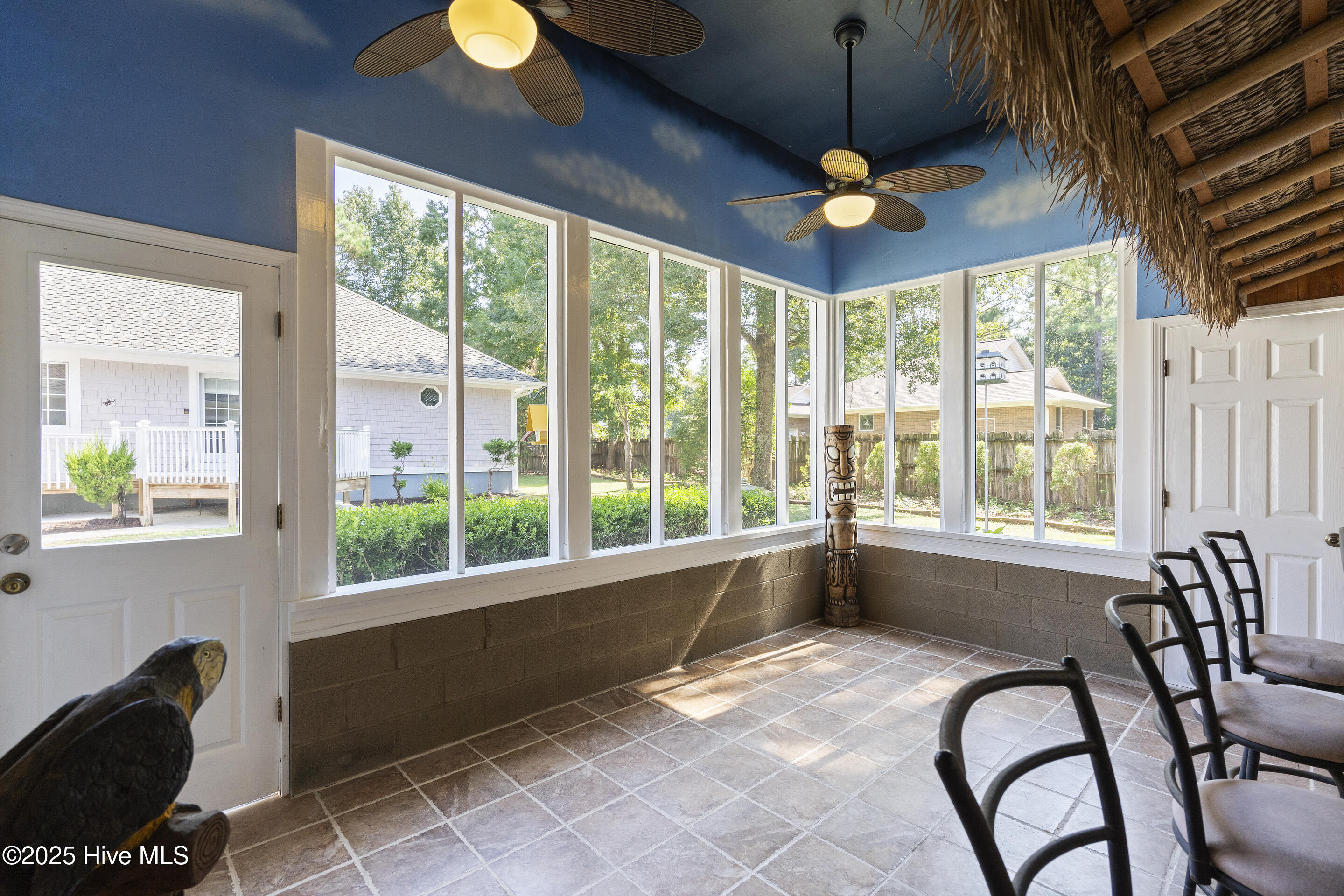 100569480 | Photo 65