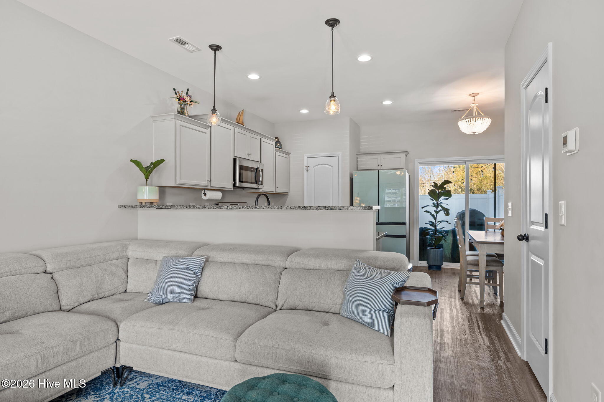 100546881 | Photo 13