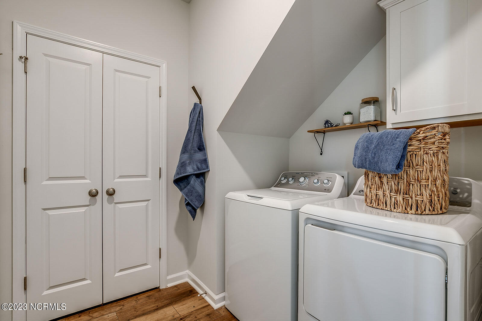 100567928 | Photo 13