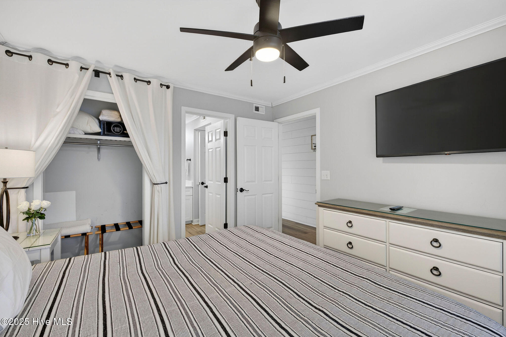 100545896 | Photo 17