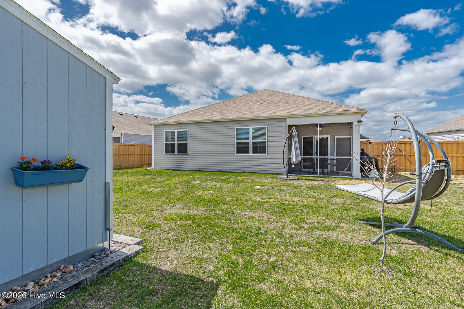 100564968 | Photo 42