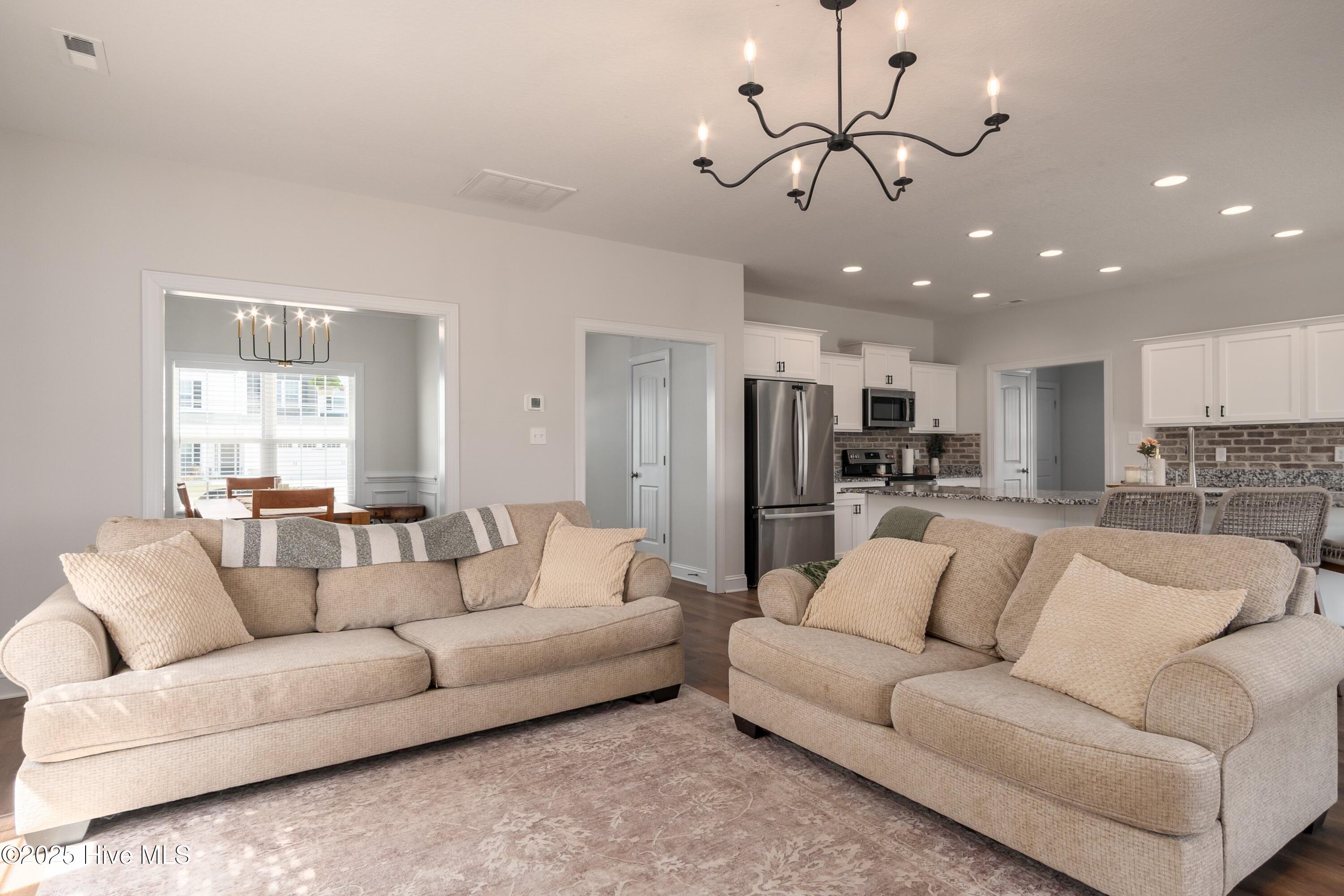 100502519 | Photo 13