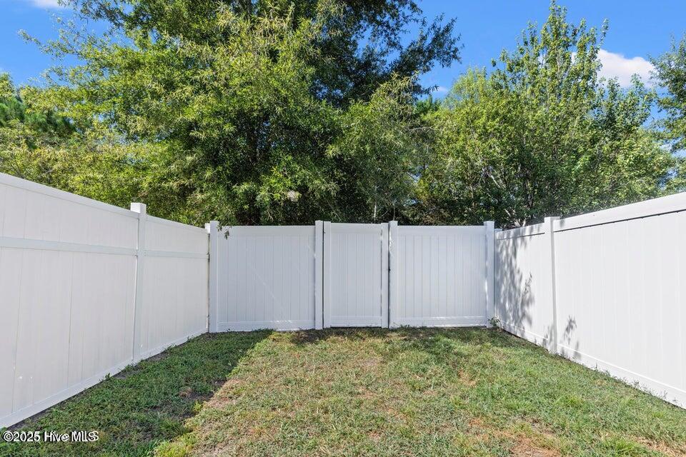 100539312 | Photo 16